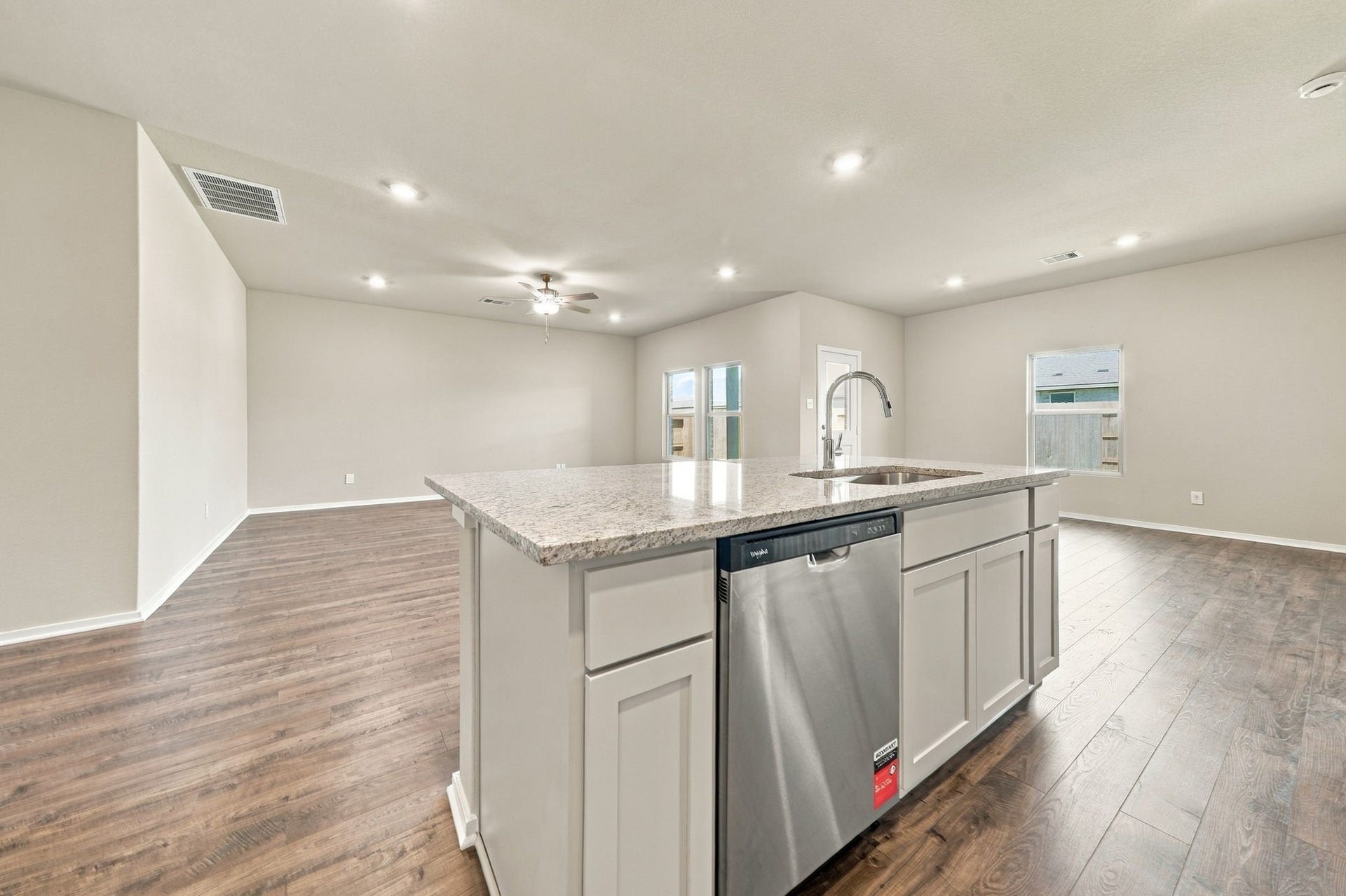 1911 Starlight Street, Angleton, TX 77515