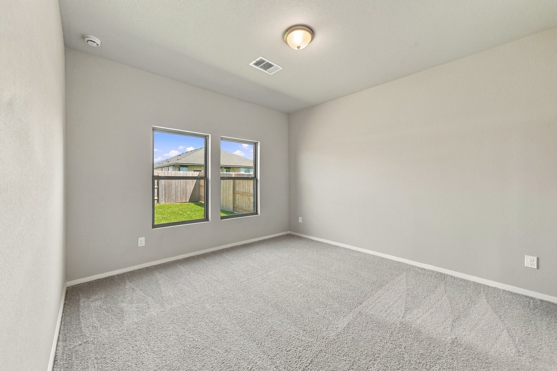 1911 Starlight Street, Angleton, TX 77515