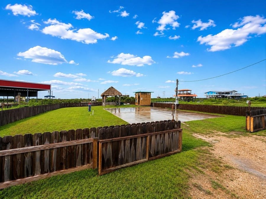 Property photo for 1123 Mabry, Gilchrist, TX