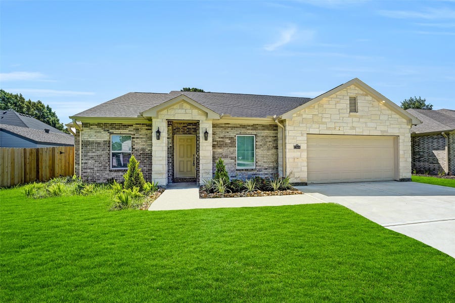 Property photo for 13614 Pine Drive, Cypress, TX