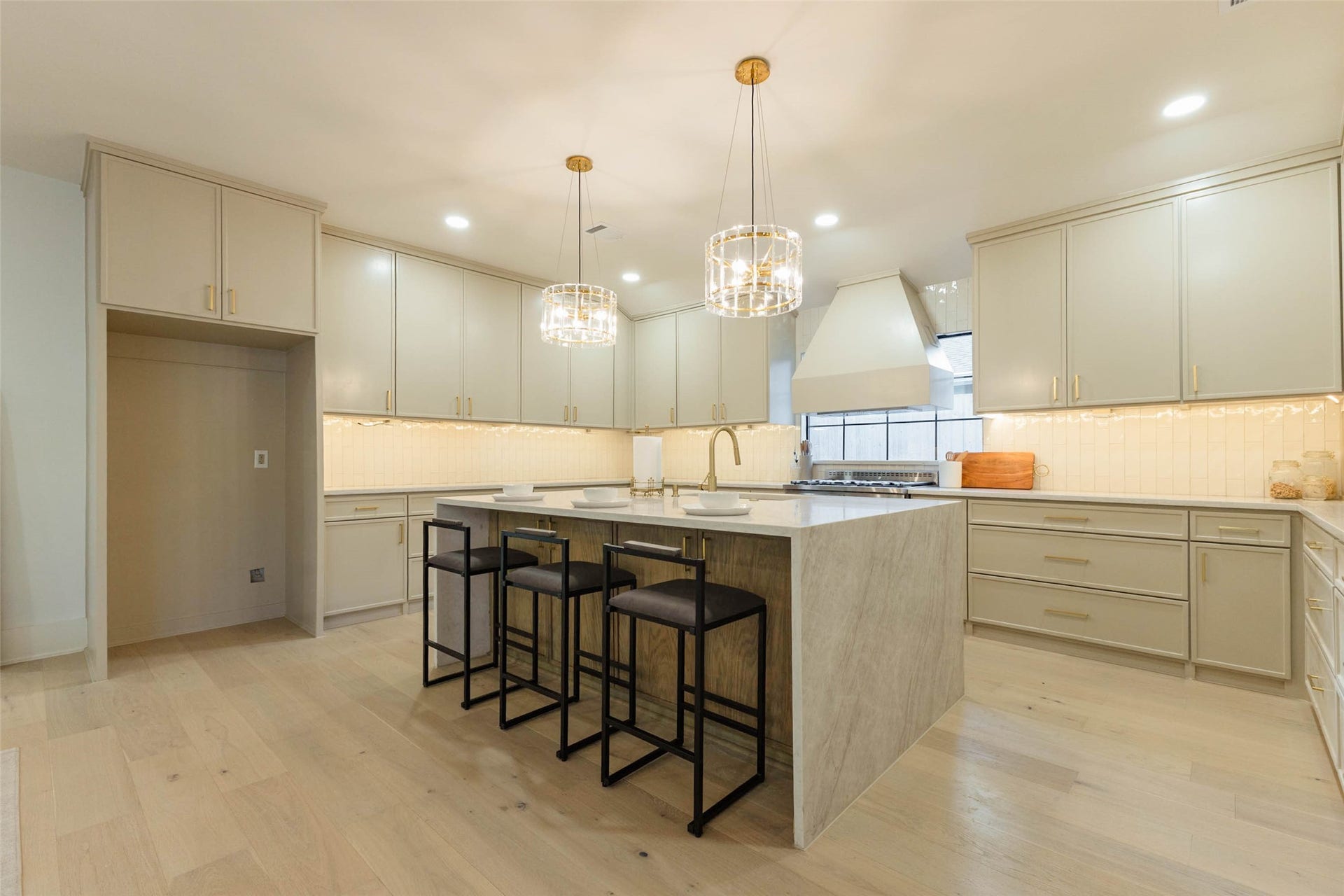 9910 Briarwild Lane, Houston, TX 77080 9910 Briarwild Lane, Houston, TX 77080