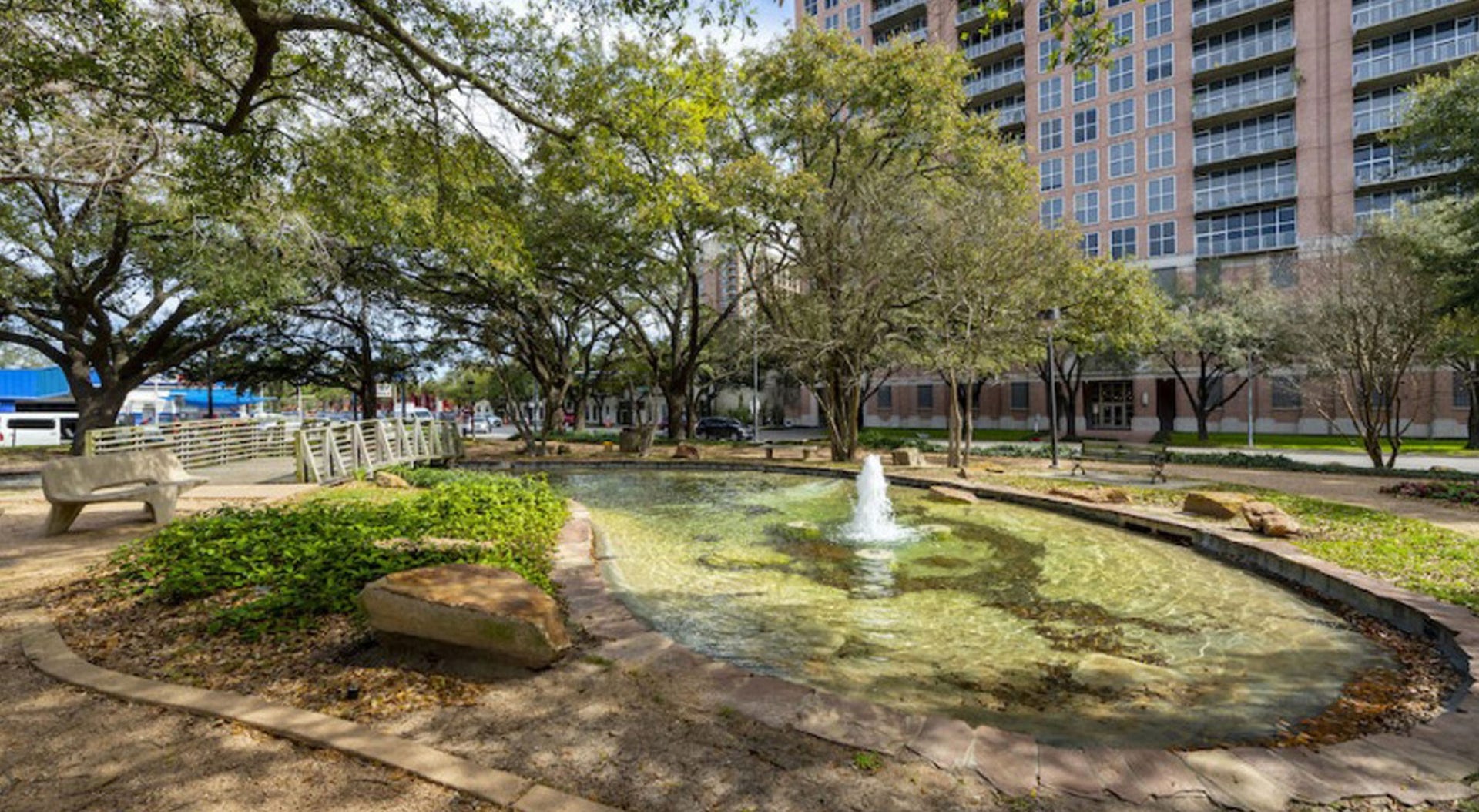 4899 Montrose Boulevard, #1009, Houston, TX 77006 Bell Park, right across the street, offers a quiet repose with a pond and abundant tree covered seating areas.