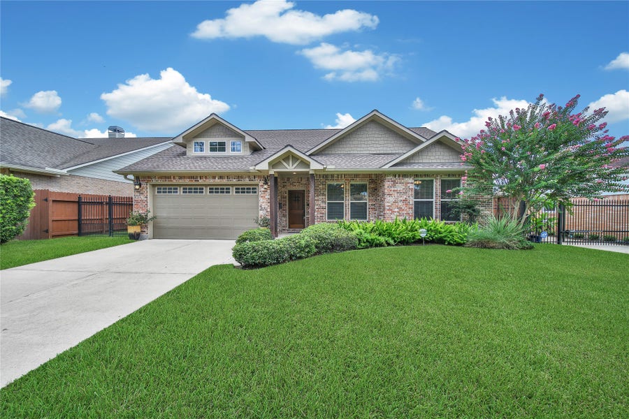Property photo for 1727 Haverhill Drive, Houston, TX