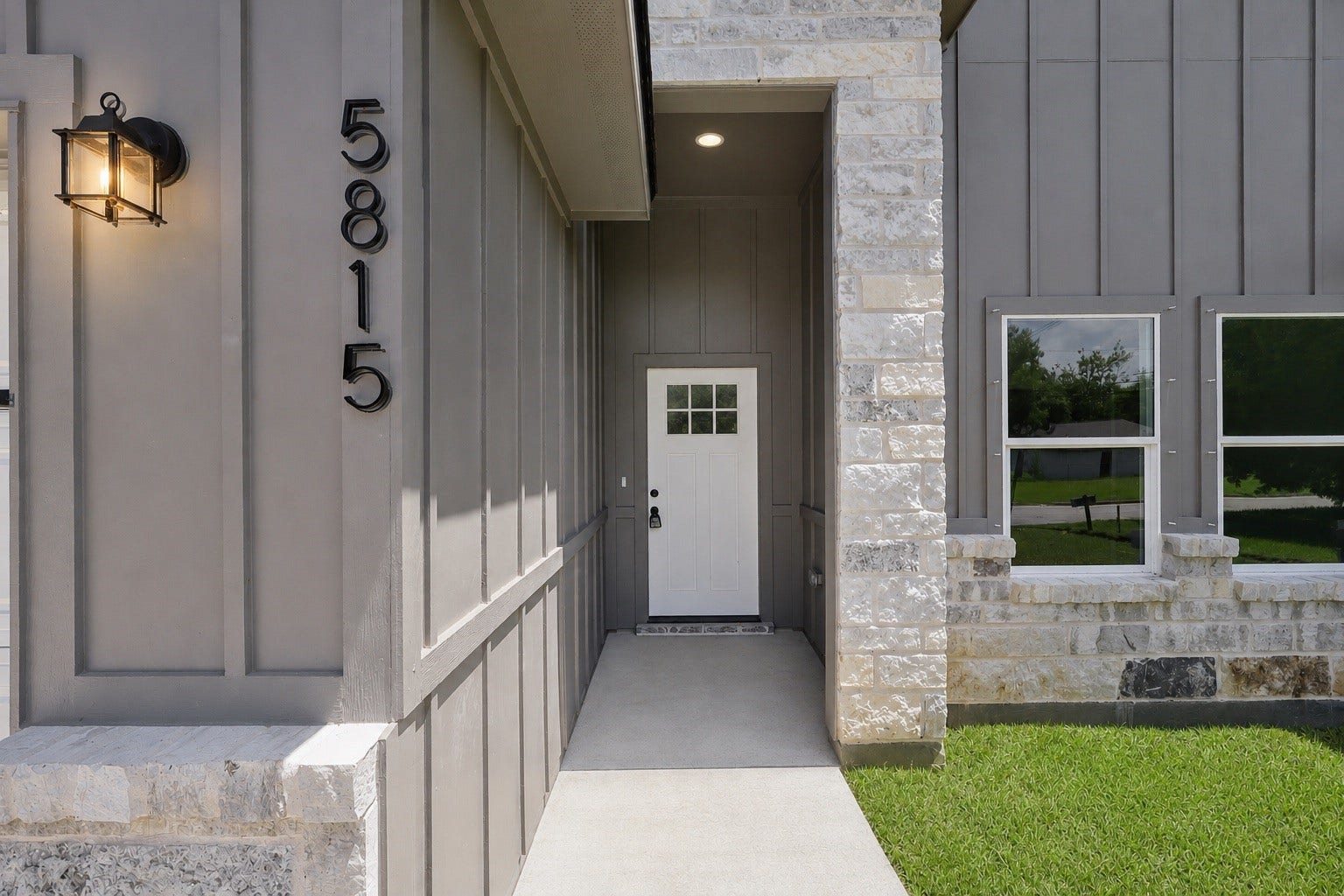 5815 Woodrow Street, Texas City, TX 77591 Welcome to 5815 Main Entrance