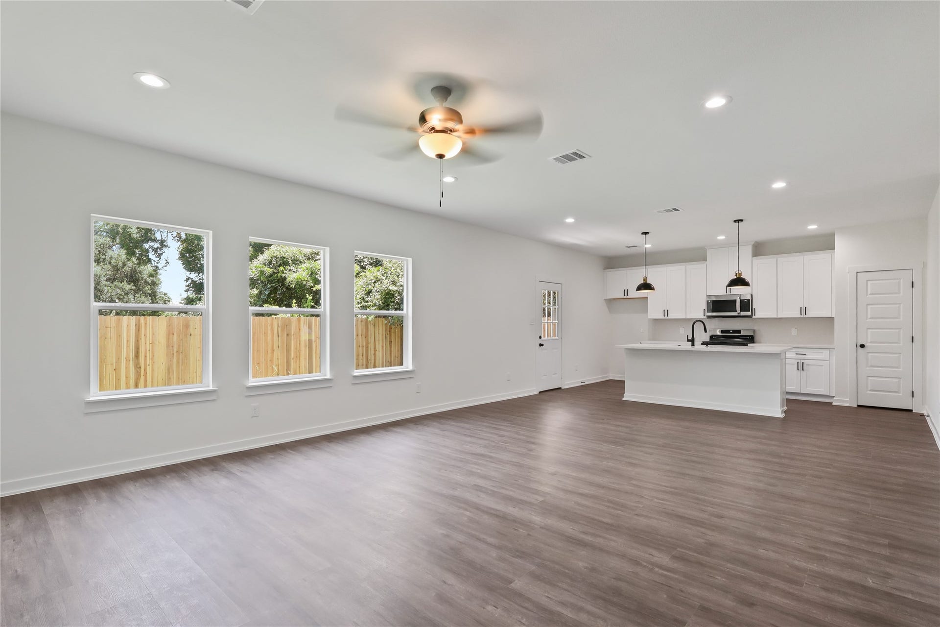 5815 Woodrow Street, Texas City, TX 77591 Open space Living Area