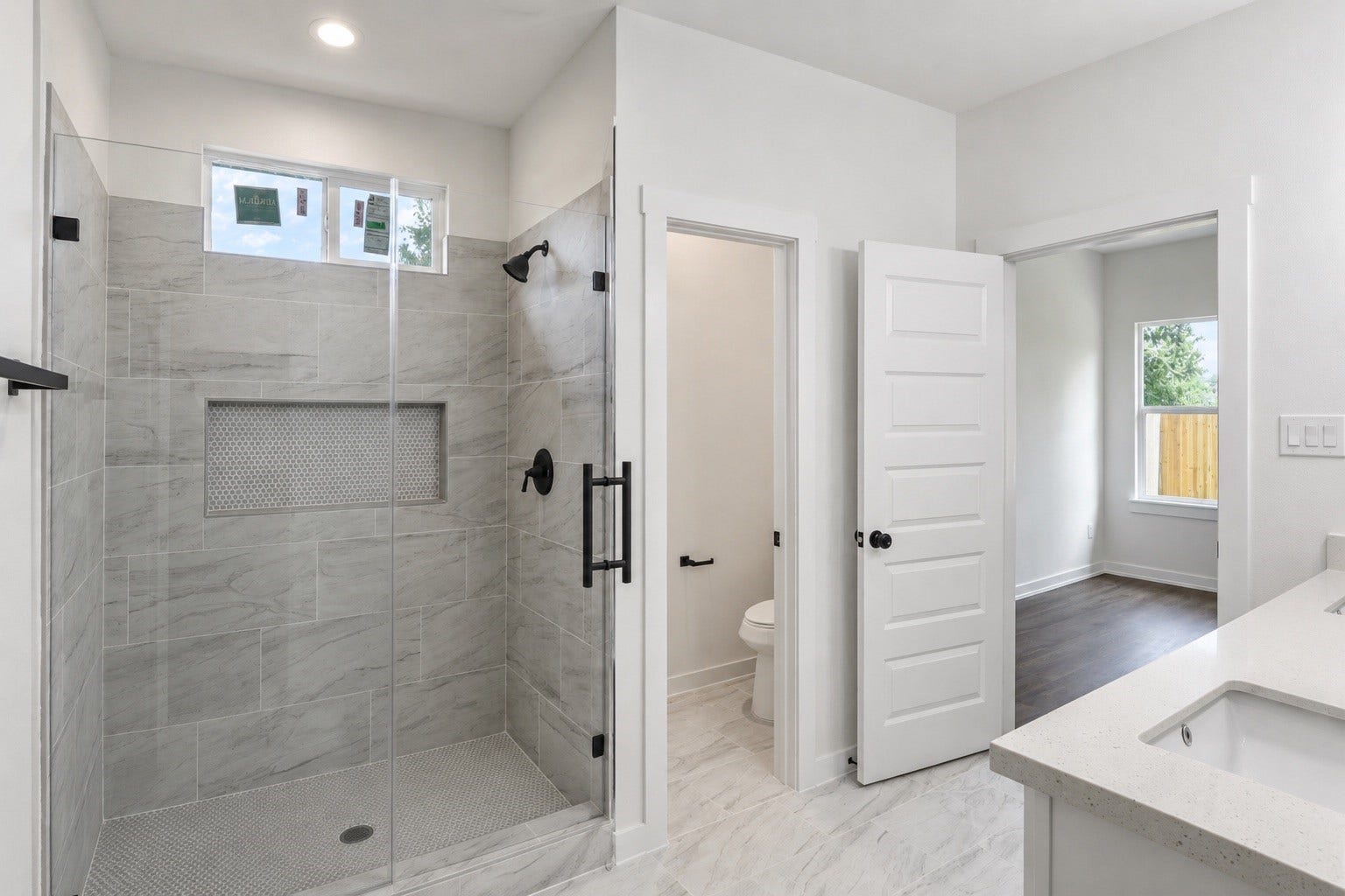 5815 Woodrow Street, Texas City, TX 77591 Primary Bathroom