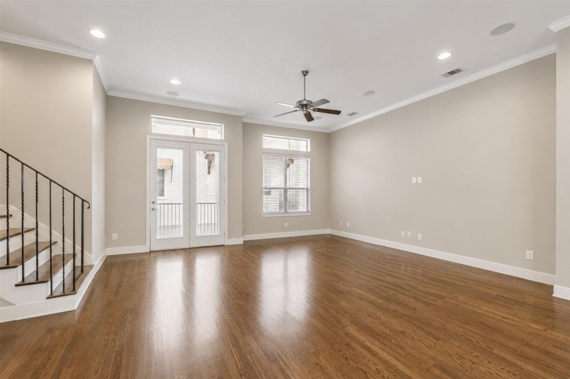 4217 Feagan Street, Houston, TX 77007 Open concept living area