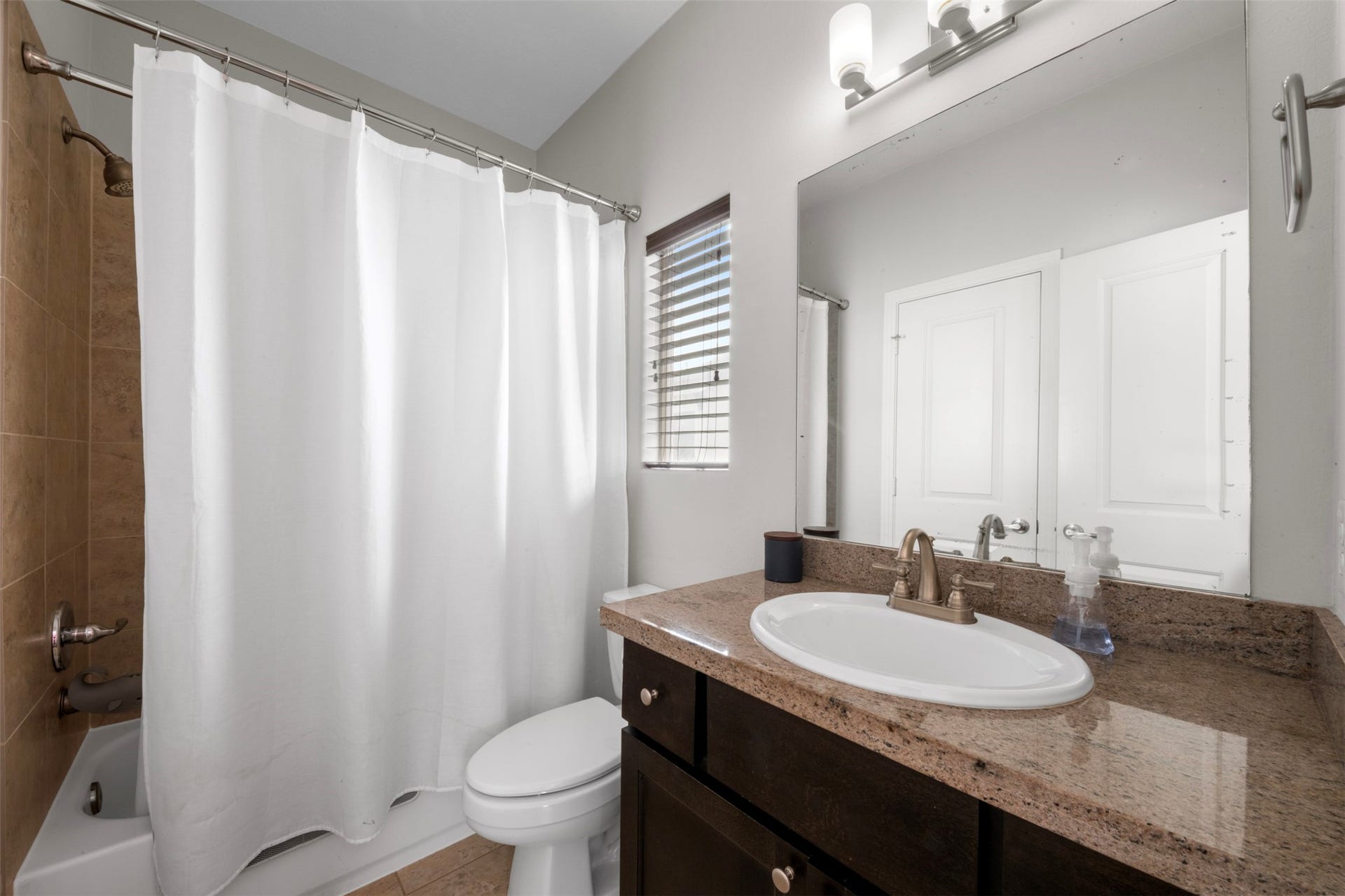 4217 Feagan Street, Houston, TX 77007 4217 Feagan Street, Houston, TX 77007