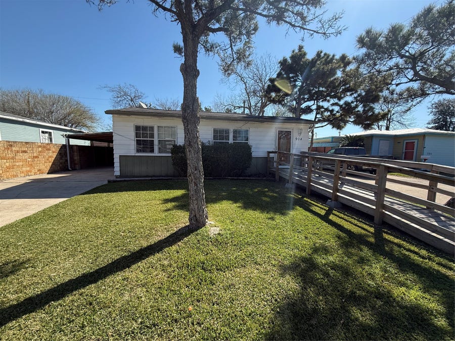 Property photo for 904 11th Street, Texas City, TX