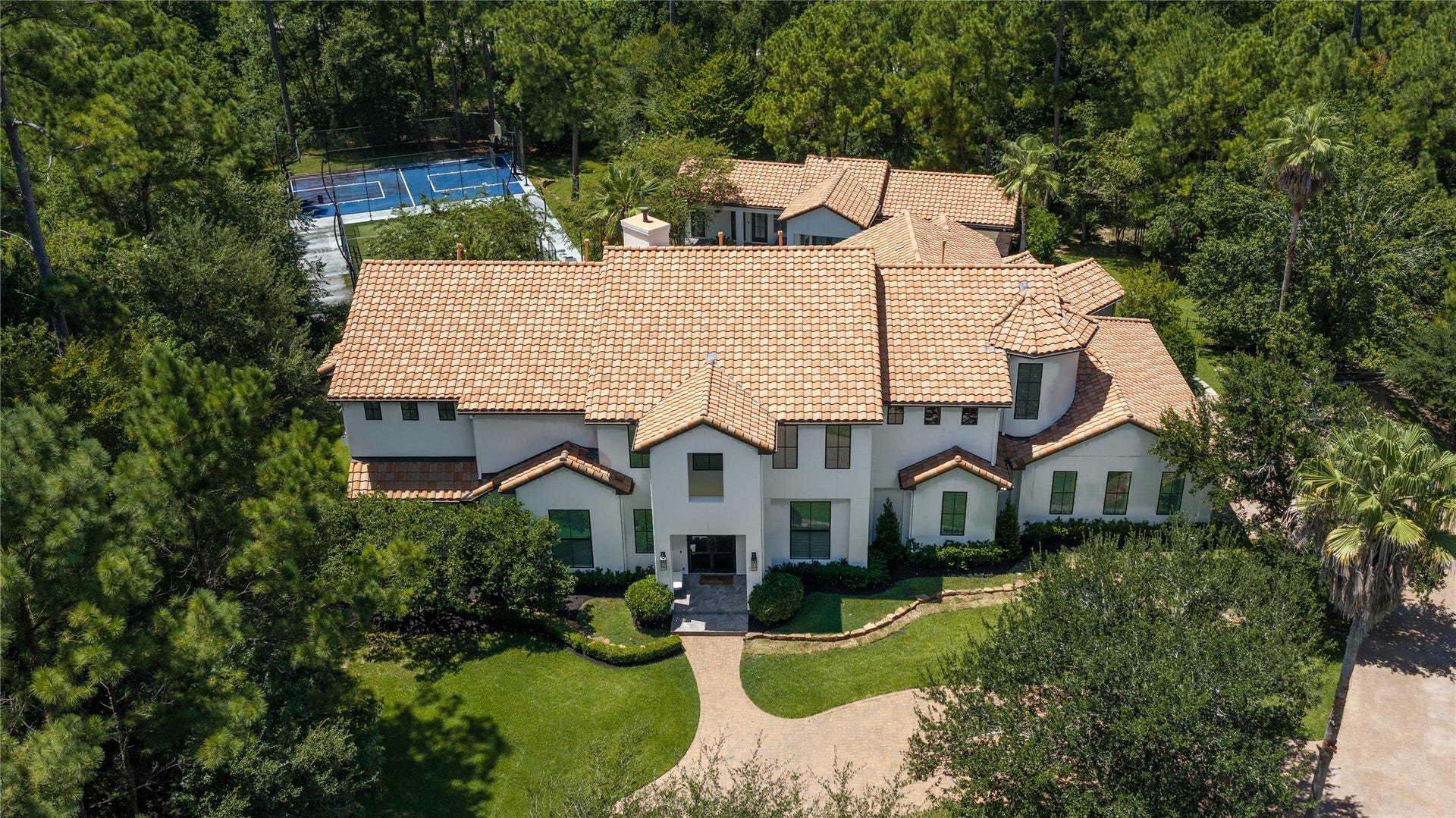19 W Palmer Point, The Woodlands, TX 77381 19 W Palmer Point, The Woodlands, TX 77381
