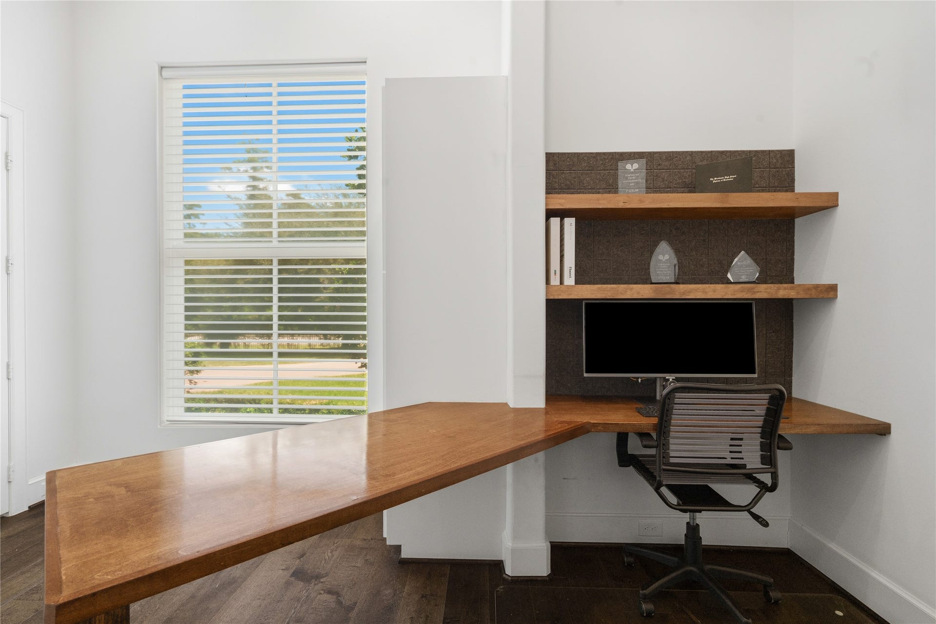 19 W Palmer Point, The Woodlands, TX 77381 19 W Palmer Point, The Woodlands, TX 77381