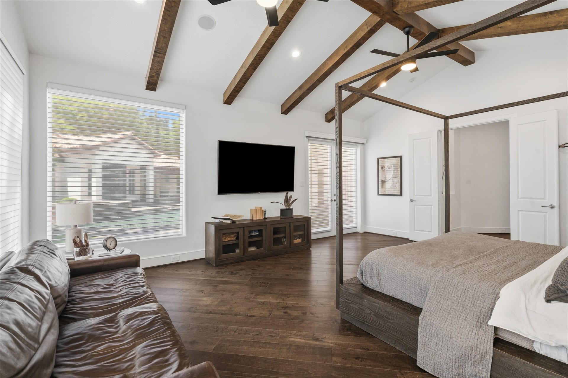 19 W Palmer Point, The Woodlands, TX 77381 19 W Palmer Point, The Woodlands, TX 77381