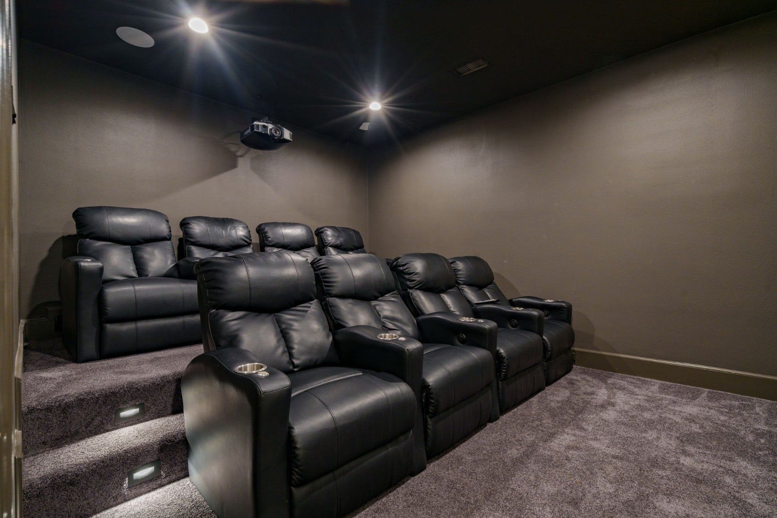 19 W Palmer Point, The Woodlands, TX 77381 Media Room