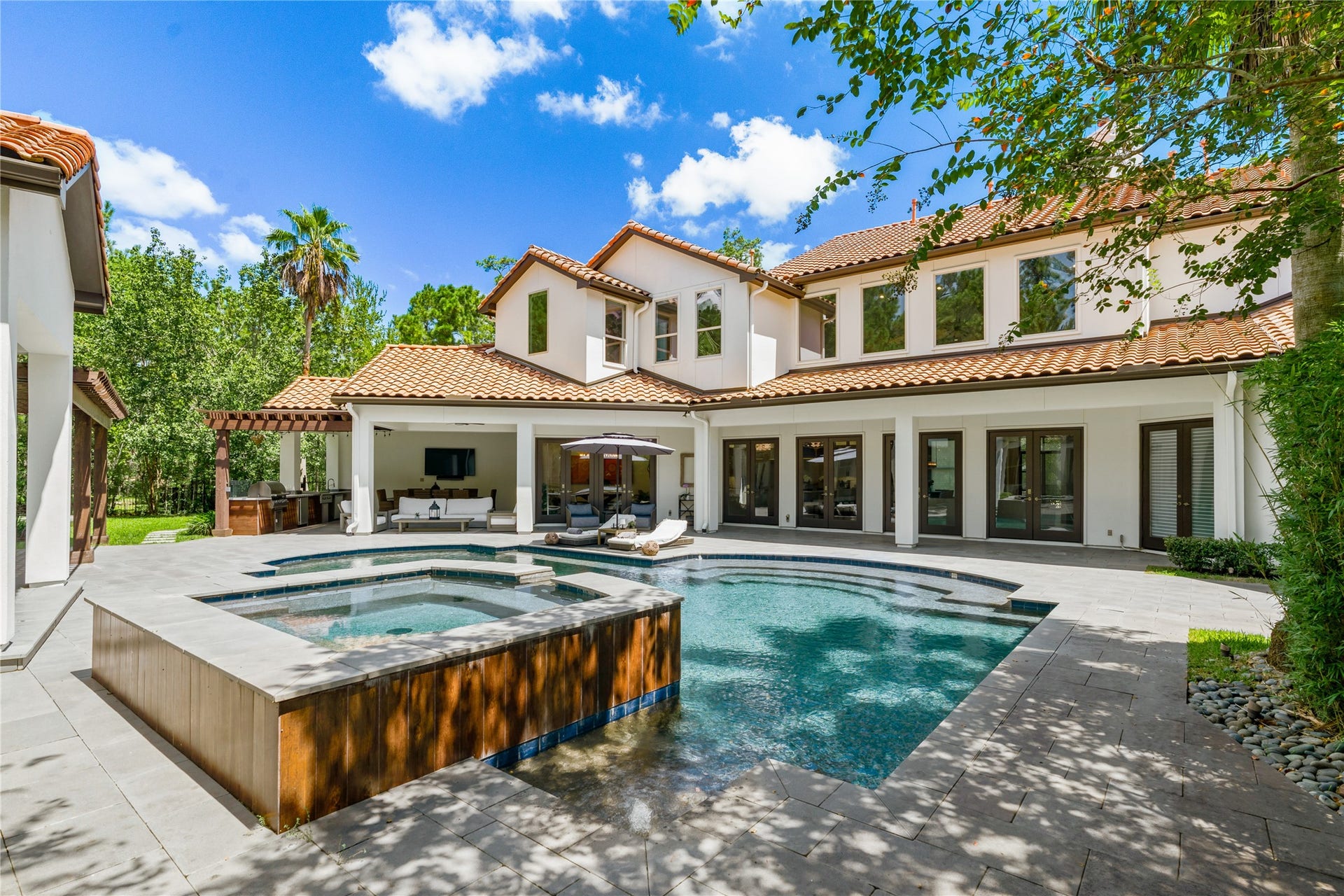 19 W Palmer Point, The Woodlands, TX 77381 19 W Palmer Point, The Woodlands, TX 77381