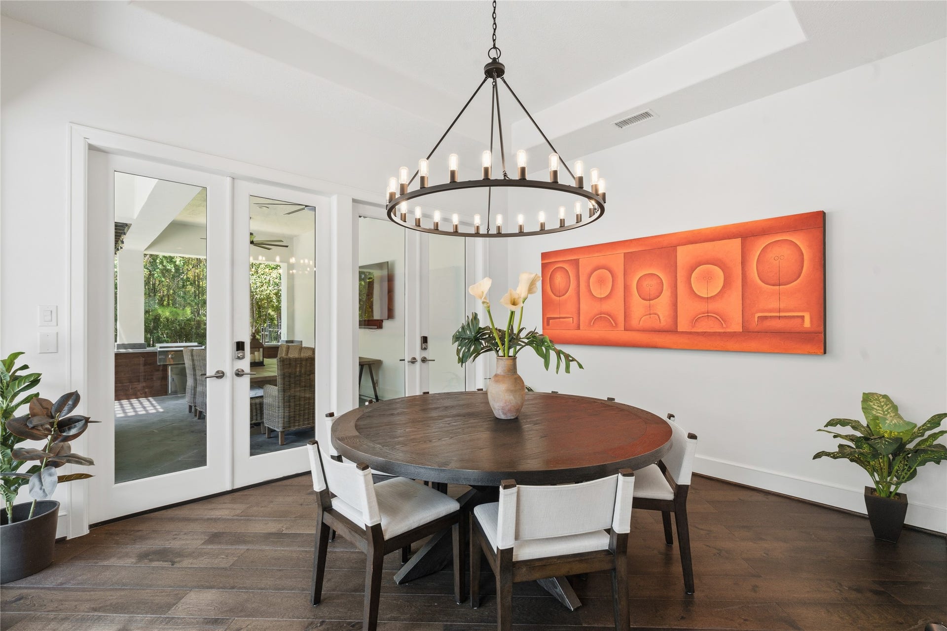 19 W Palmer Point, The Woodlands, TX 77381 Breakfast Room