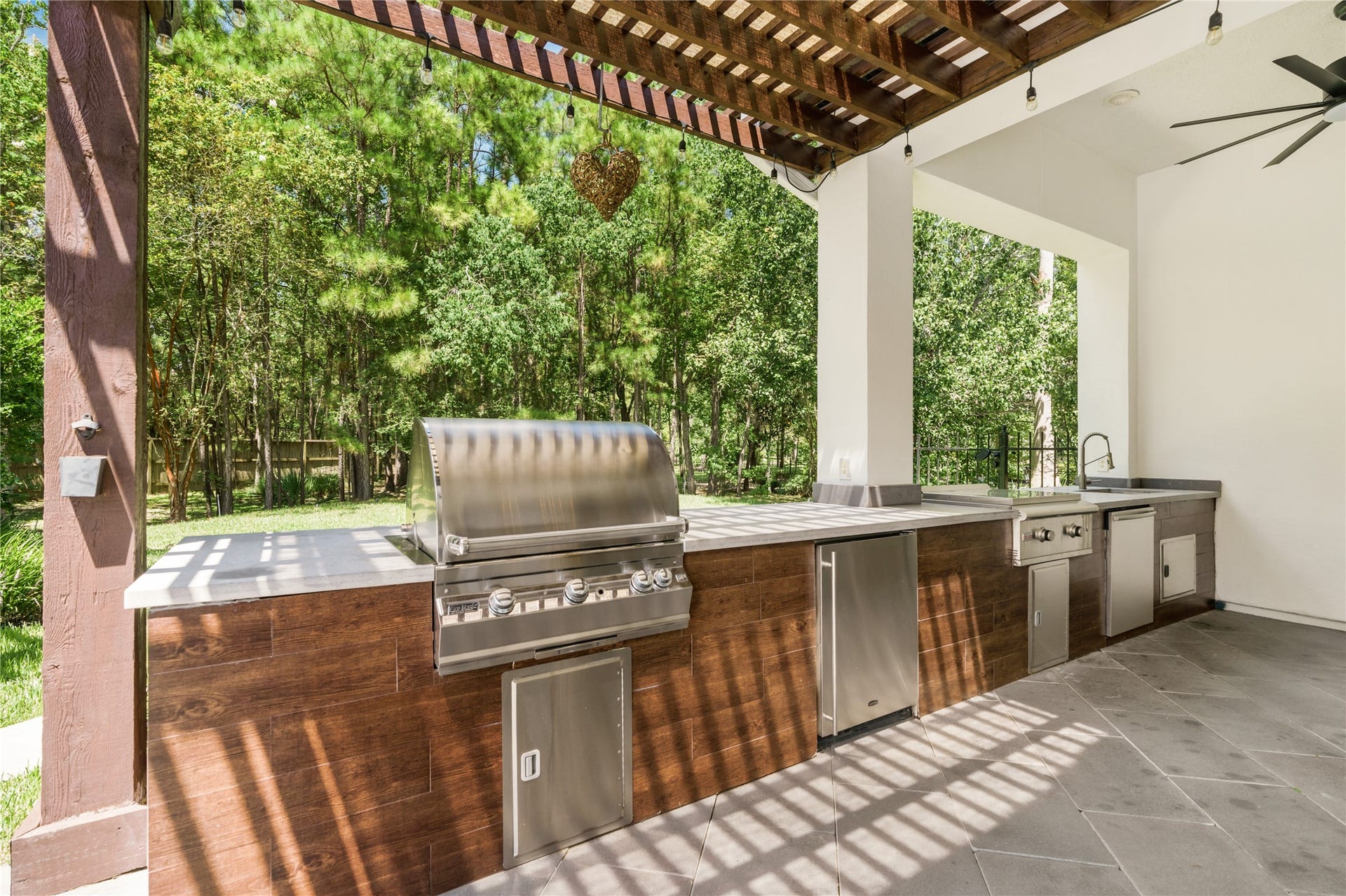 19 W Palmer Point, The Woodlands, TX 77381 19 W Palmer Point, The Woodlands, TX 77381