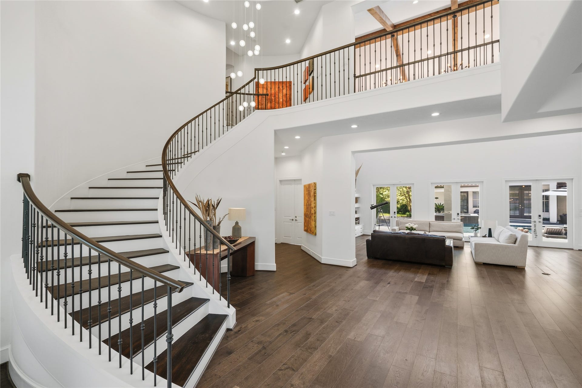 19 W Palmer Point, The Woodlands, TX 77381 19 W Palmer Point, The Woodlands, TX 77381