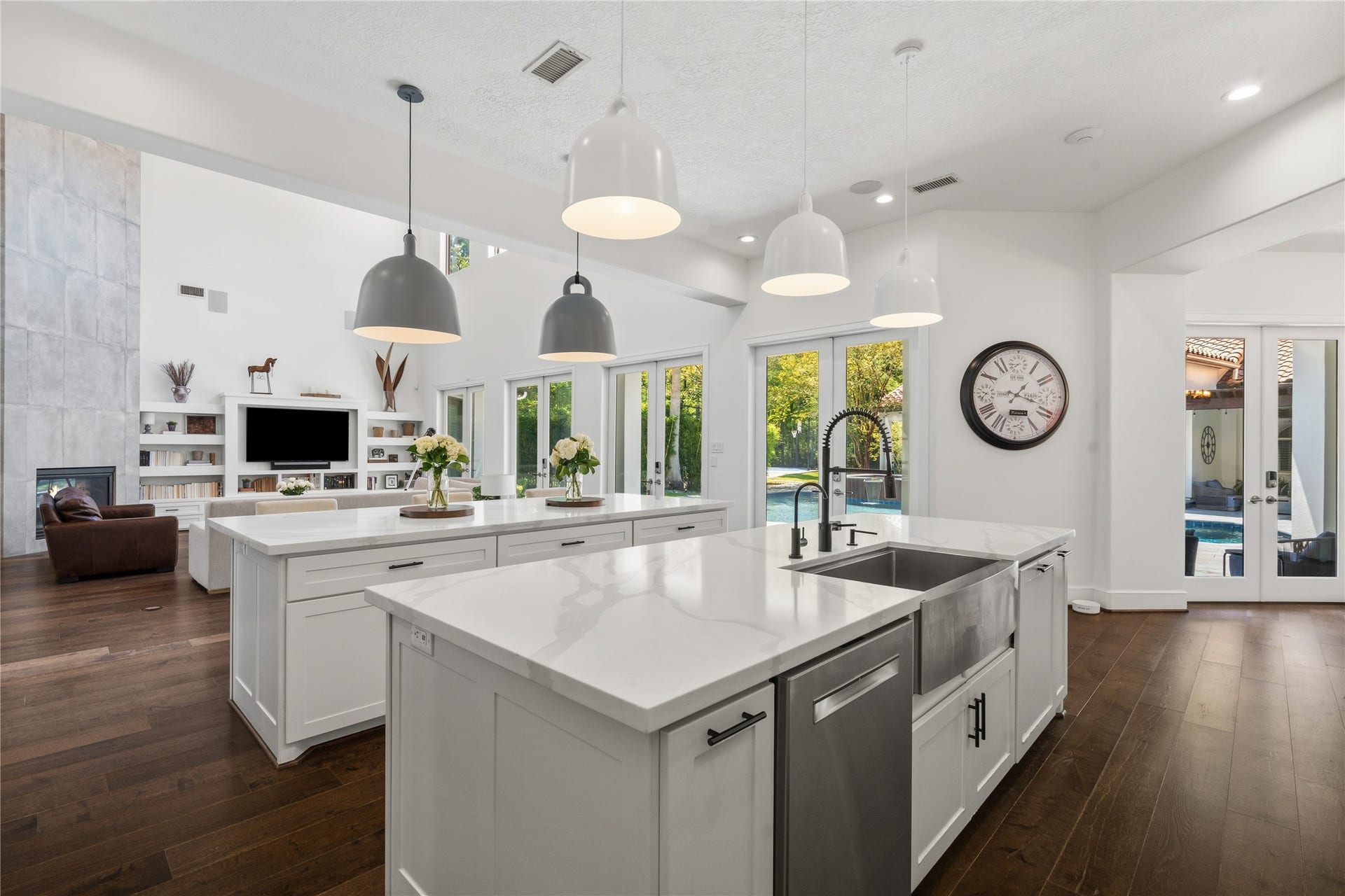 19 W Palmer Point, The Woodlands, TX 77381 19 W Palmer Point, The Woodlands, TX 77381