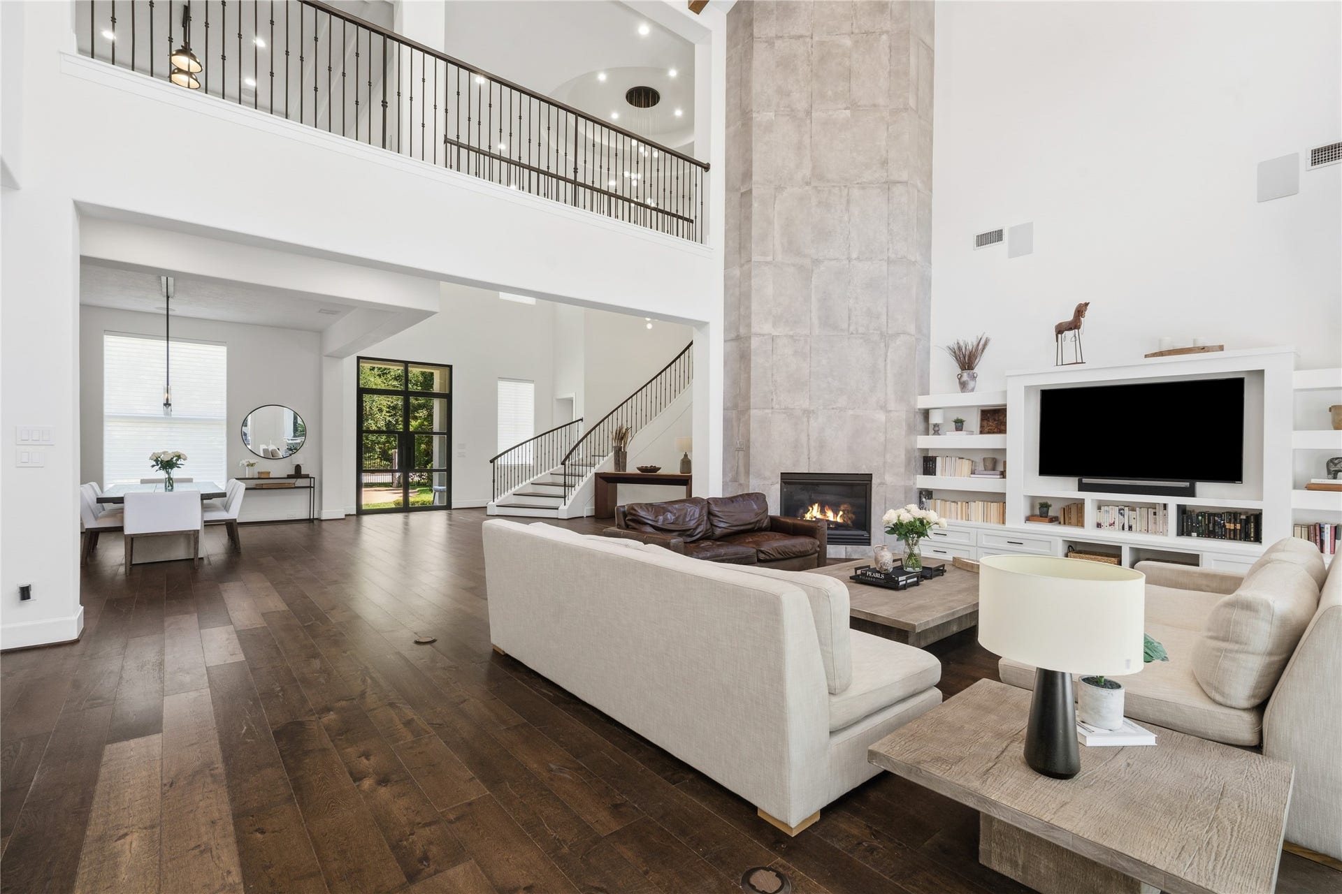 19 W Palmer Point, The Woodlands, TX 77381 19 W Palmer Point, The Woodlands, TX 77381