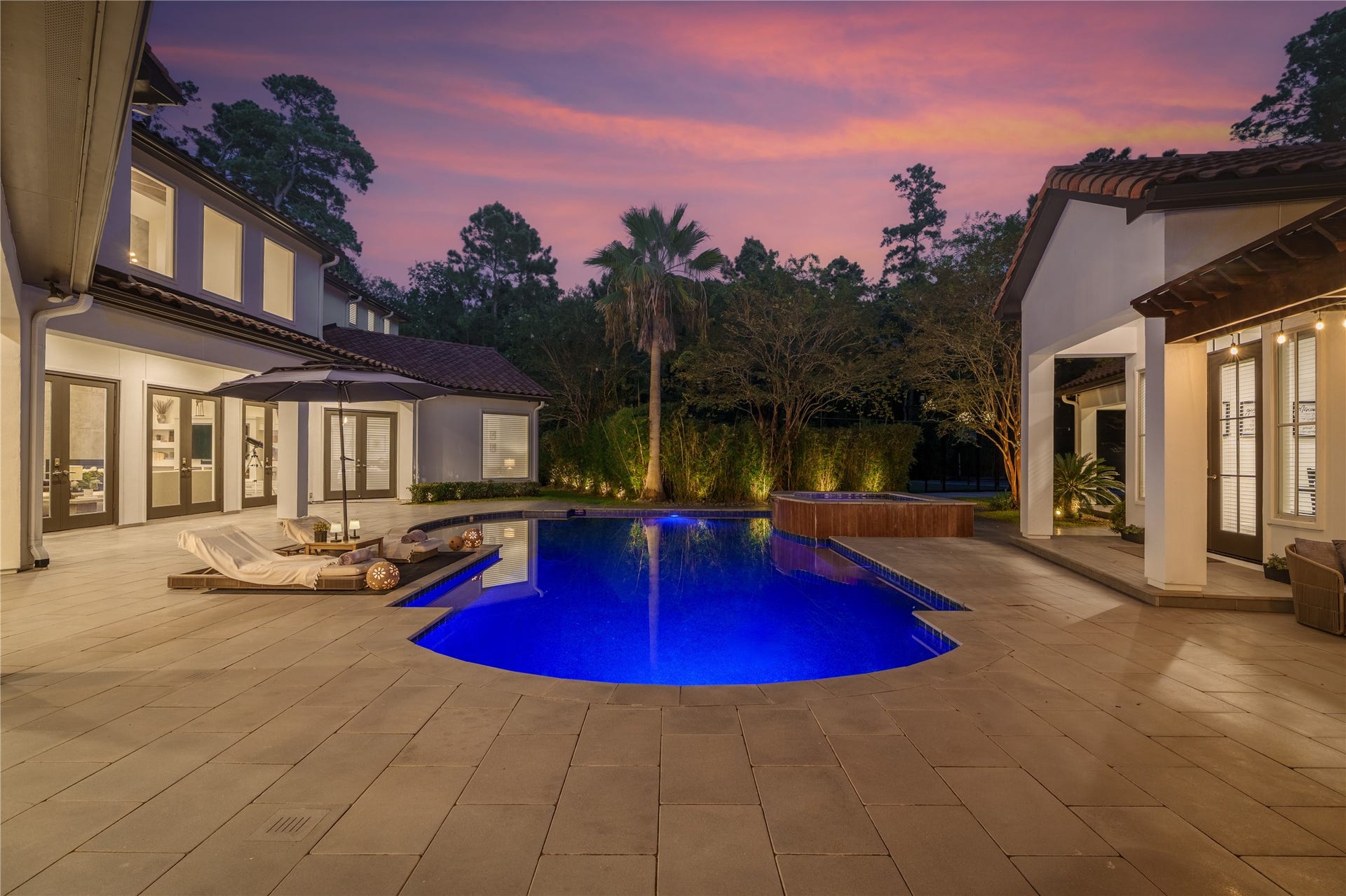 19 W Palmer Point, The Woodlands, TX 77381 19 W Palmer Point, The Woodlands, TX 77381