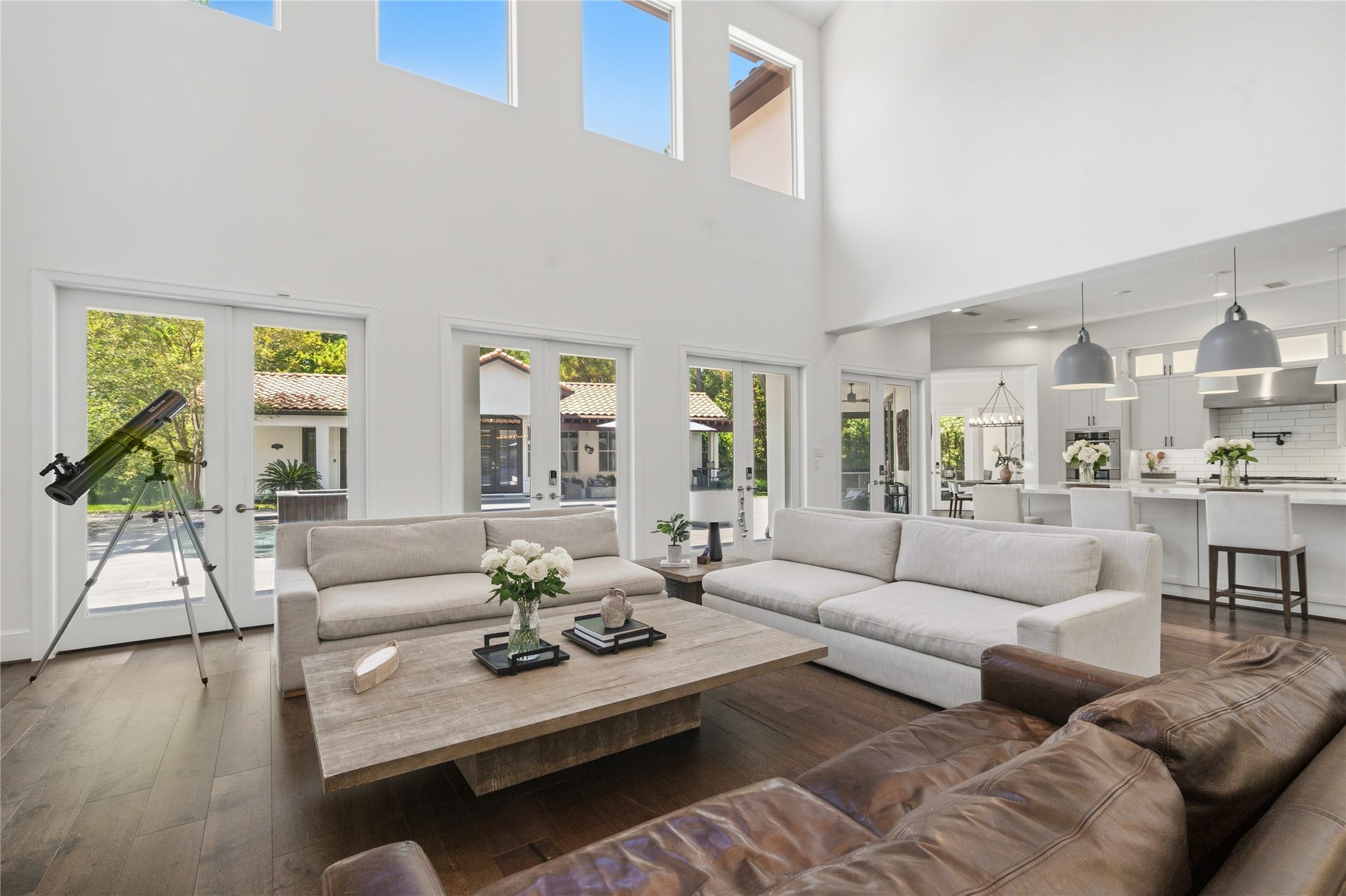 19 W Palmer Point, The Woodlands, TX 77381 19 W Palmer Point, The Woodlands, TX 77381