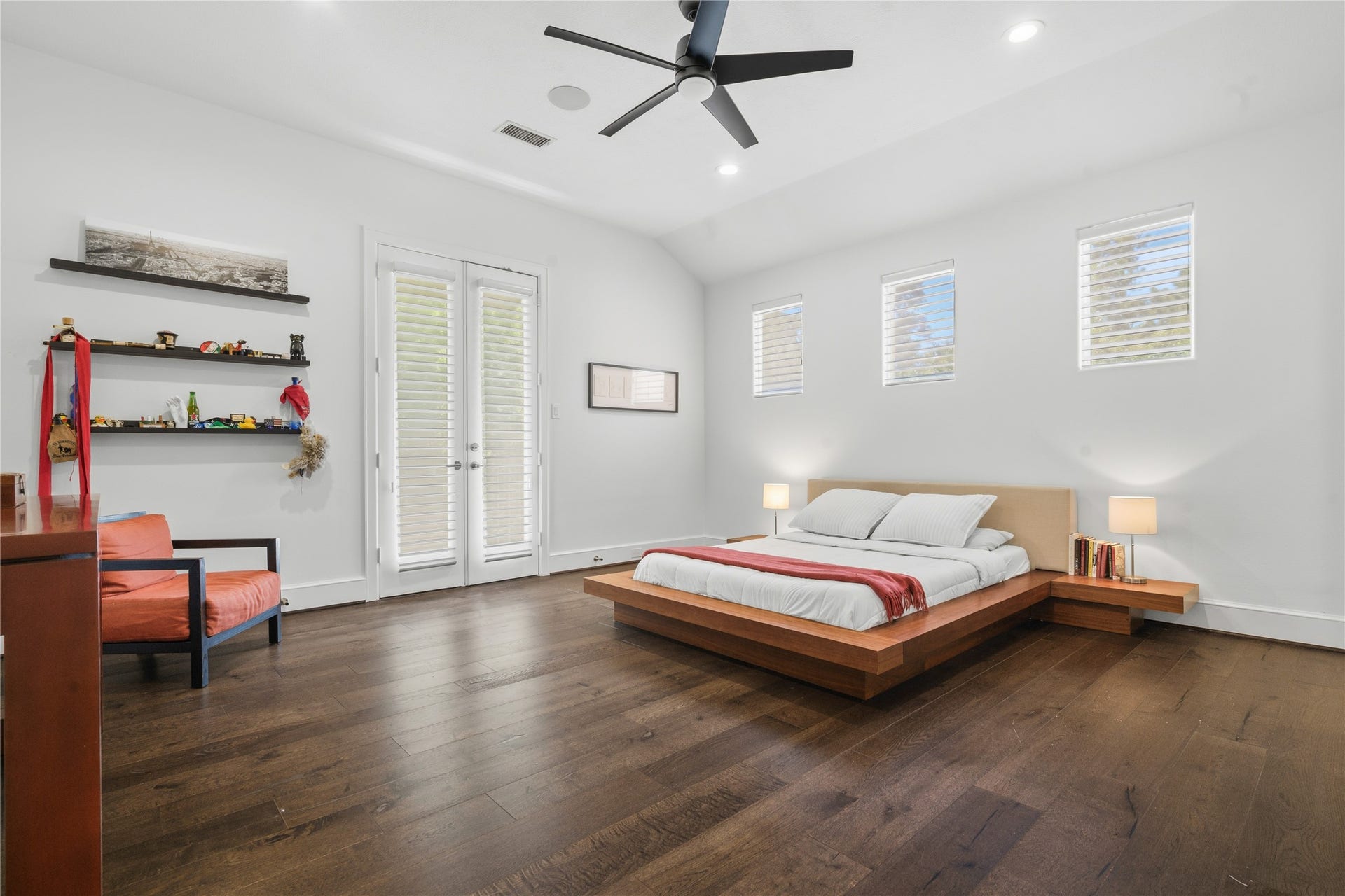 19 W Palmer Point, The Woodlands, TX 77381 19 W Palmer Point, The Woodlands, TX 77381