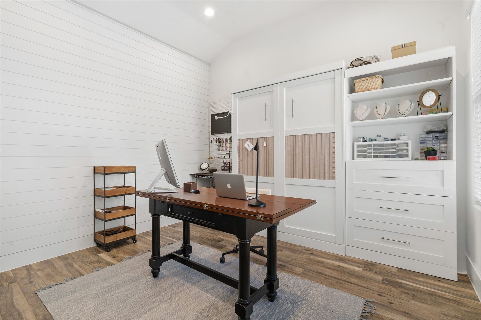 19 W Palmer Point, The Woodlands, TX 77381 "Casita Flex/Room"