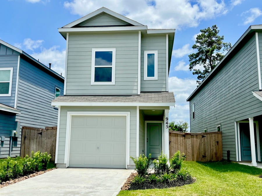 Property photo for 945 Pertuso Lane, Huffman, TX