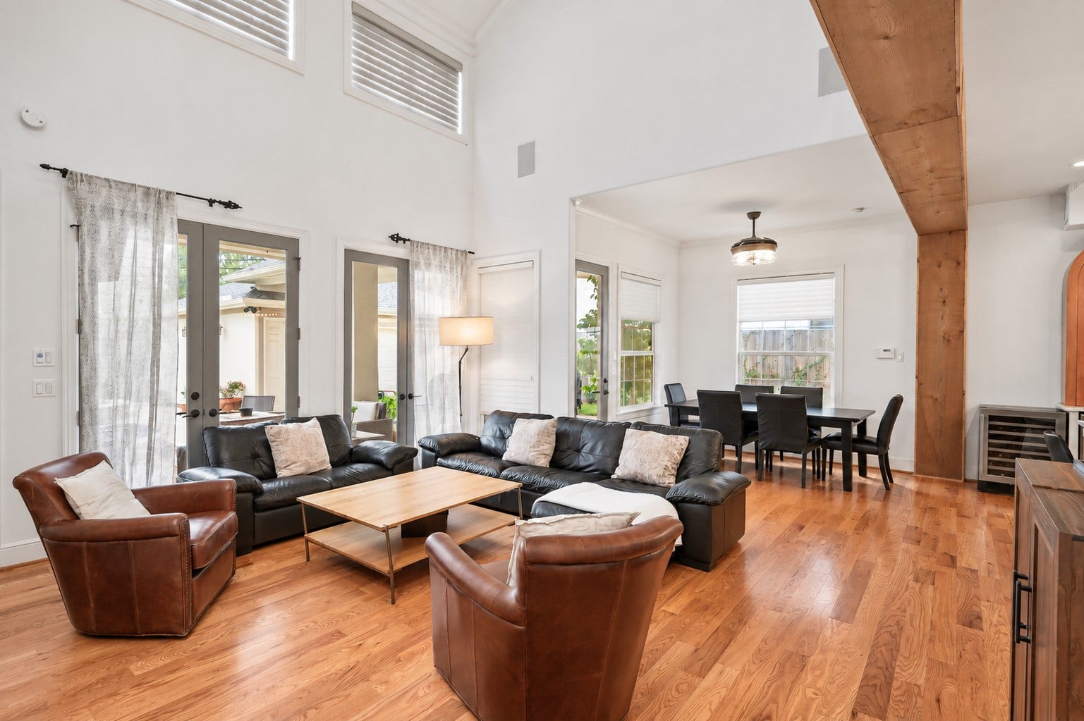 4021 Glenshire Street, Houston, TX 77025 4021 Glenshire Street, Houston, TX 77025