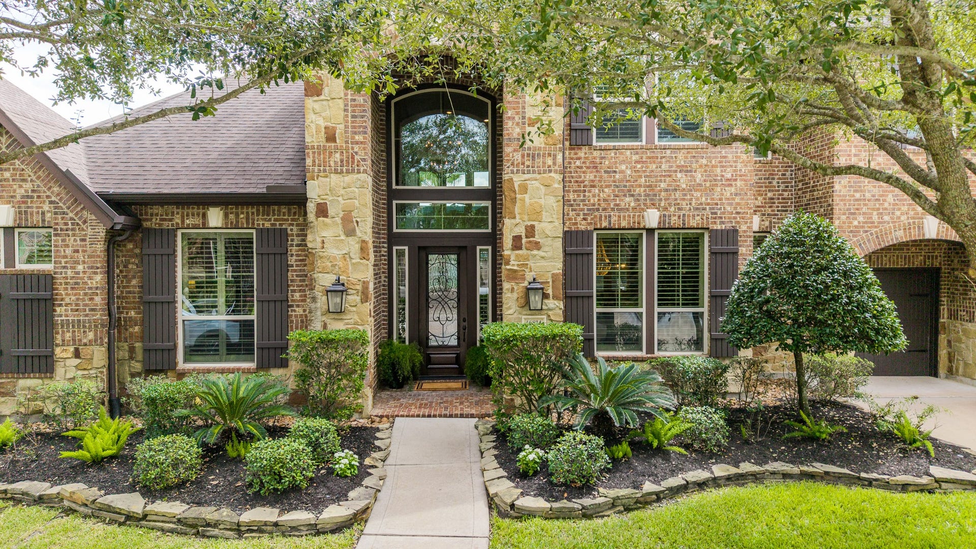 At 16814 East Caramel Apple Trail, your dream home awaits!