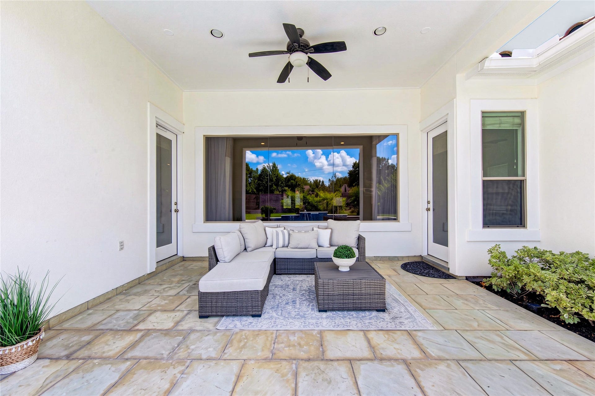 14014 Hampton Cove Drive, Houston, TX 77077 14014 Hampton Cove Drive, Houston, TX 77077