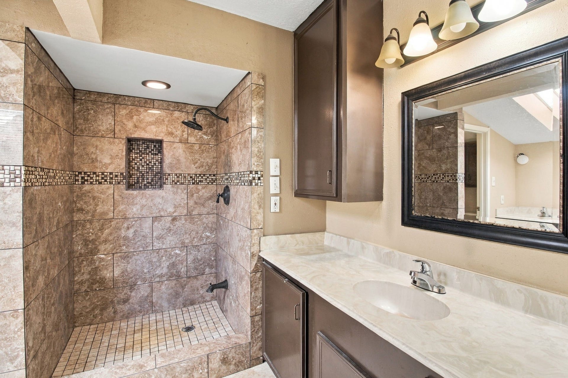 2525 Pickerton Drive, Deer Park, TX 77536 2525 Pickerton Drive, Deer Park, TX 77536