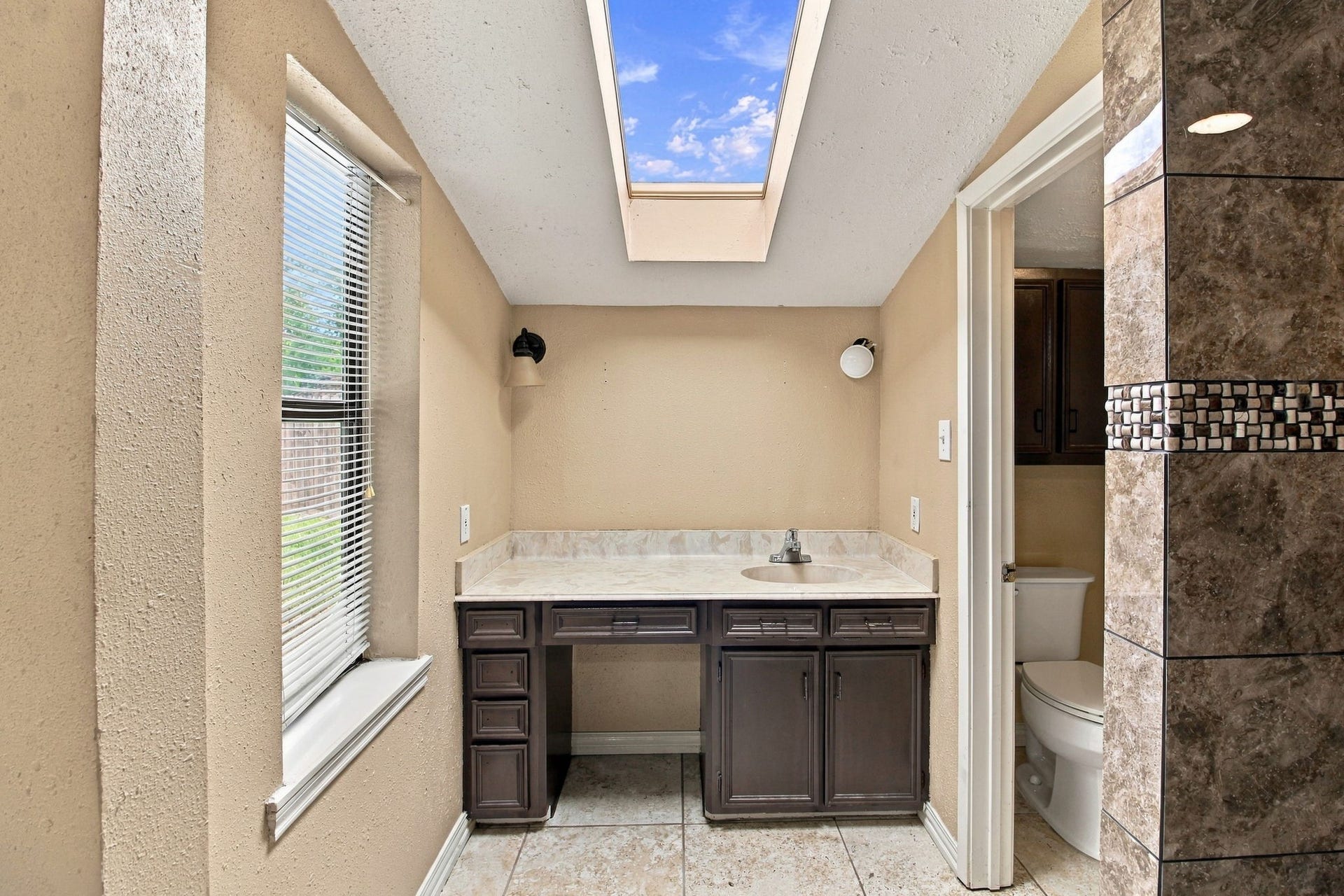 2525 Pickerton Drive, Deer Park, TX 77536 2525 Pickerton Drive, Deer Park, TX 77536