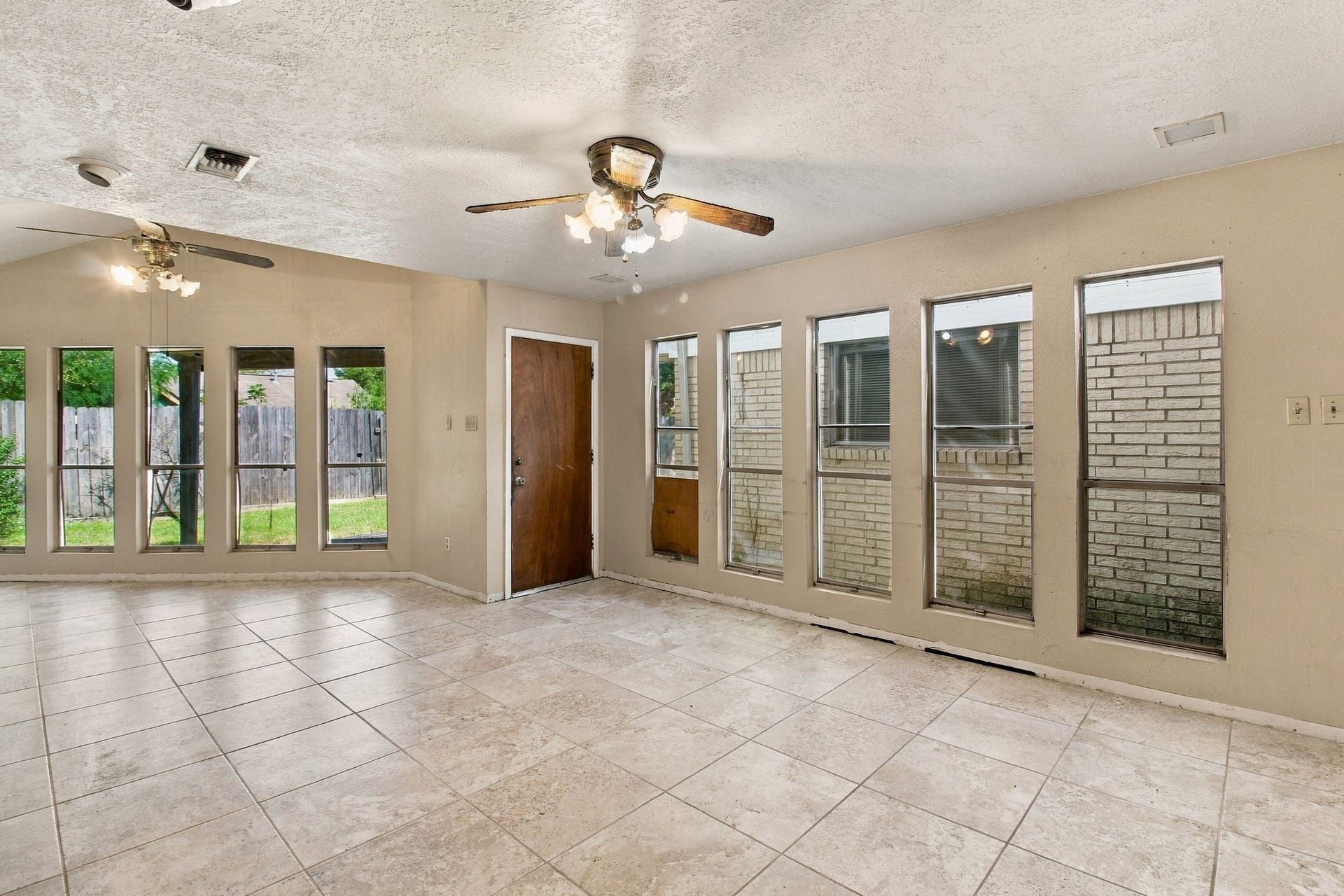 2525 Pickerton Drive, Deer Park, TX 77536 2525 Pickerton Drive, Deer Park, TX 77536