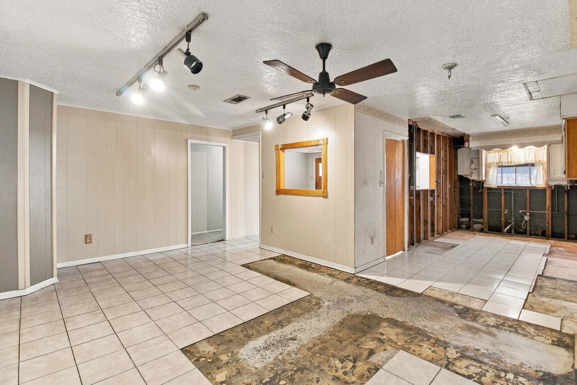 2525 Pickerton Drive, Deer Park, TX 77536 2525 Pickerton Drive, Deer Park, TX 77536