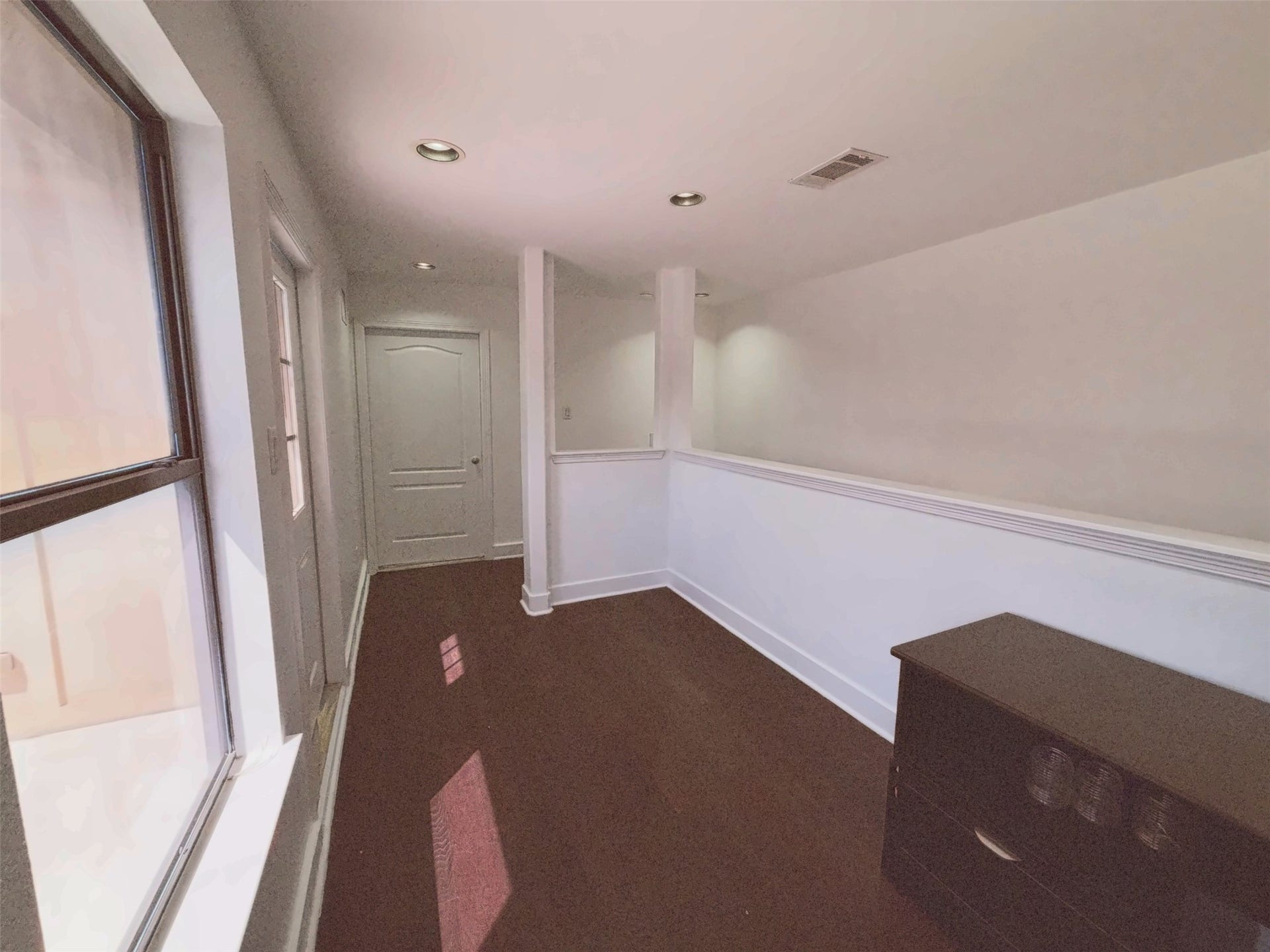 2118 Holman Street, Houston, TX 77004 Natural light flowing in from the fourth level roof top terrace.