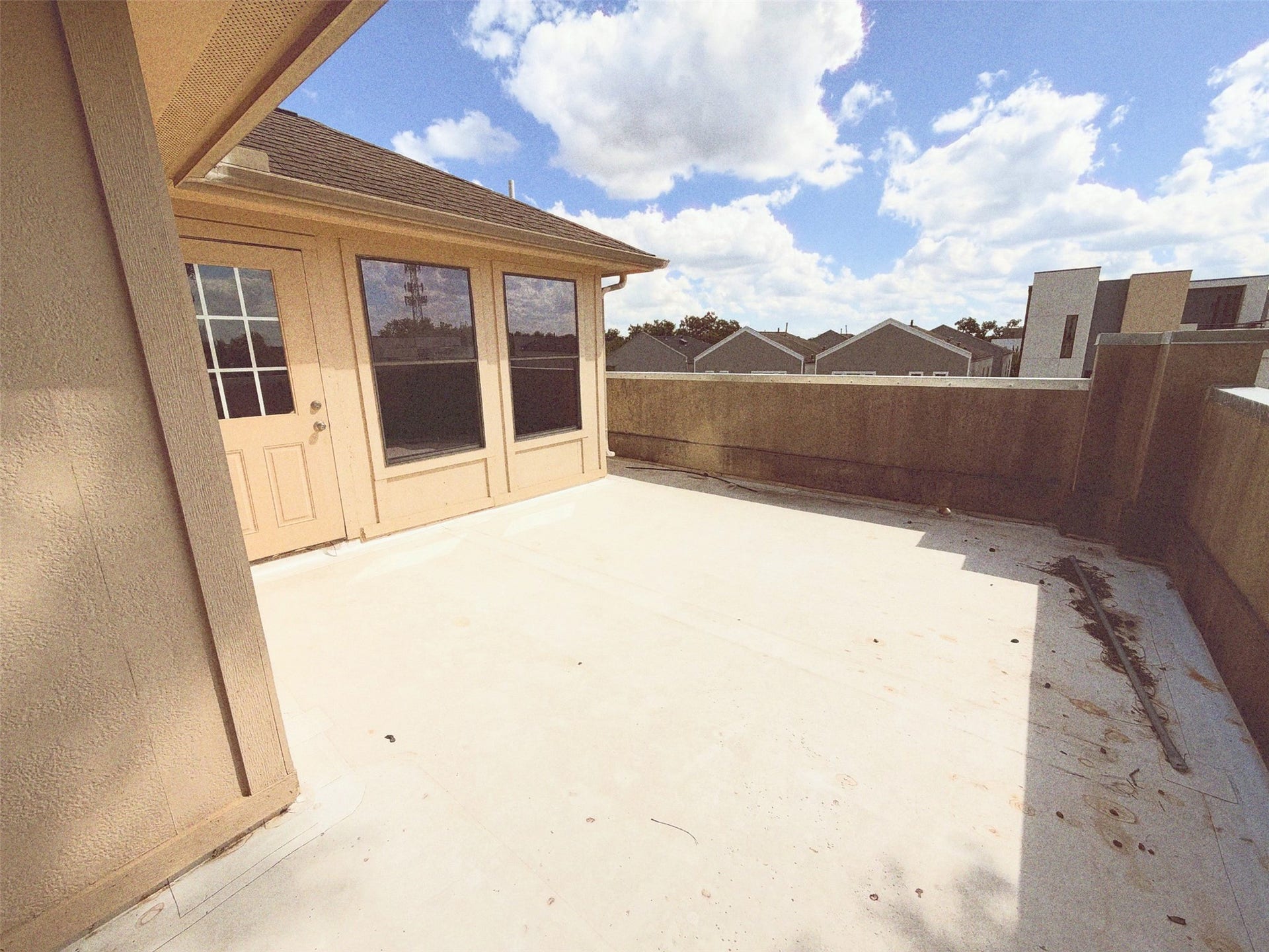 2118 Holman Street, Houston, TX 77004 Roof top terrace offering views of the Texas Medical Center.