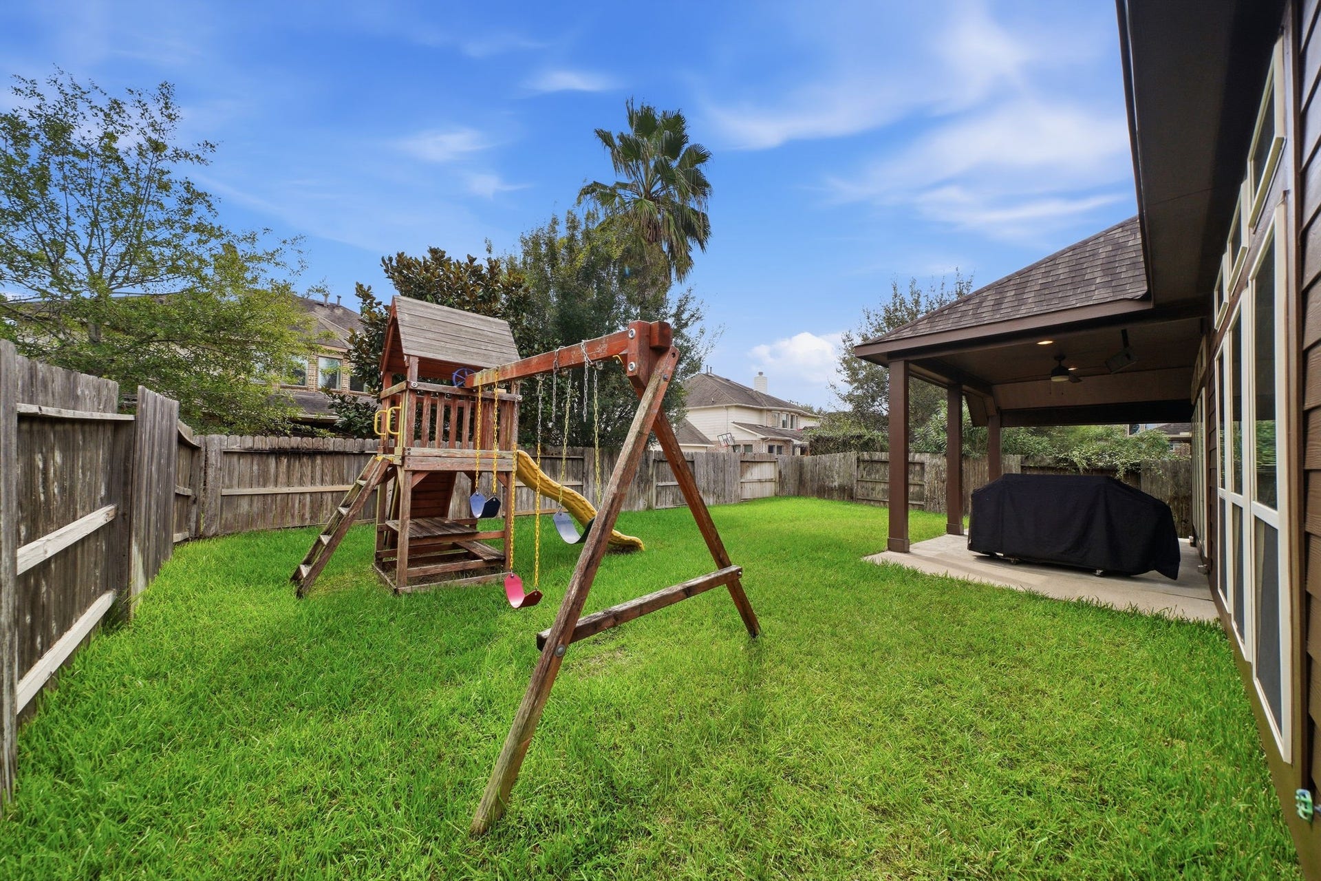 2903 Thornridge Bend Court, Pearland, TX 77584 Play structure can stay or be removed