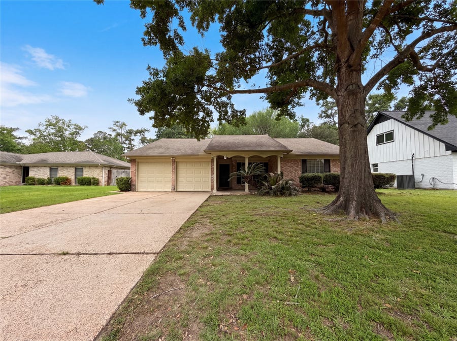 Property photo for 9606 Ballin David Drive, Spring, TX