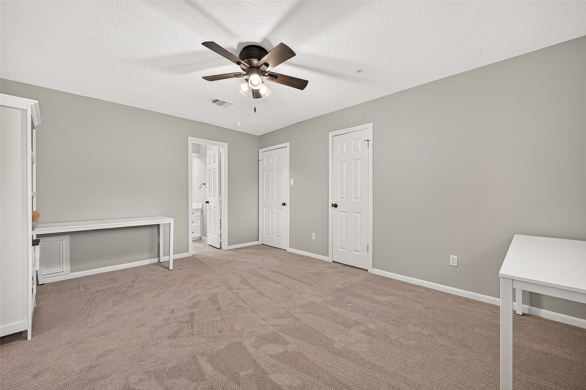 1122 Daria Drive, Houston, TX 77079 Another view of the 3rd upstairs bedroom. The open door leads to a full bathroom.