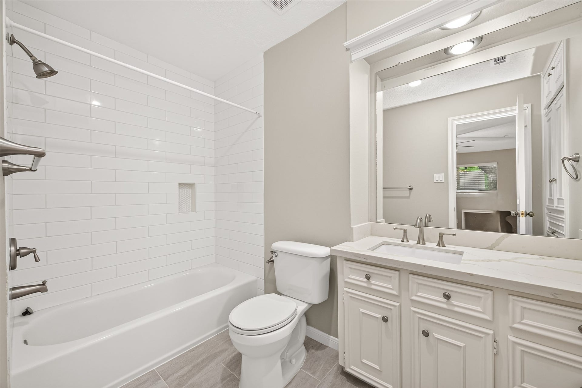 1122 Daria Drive, Houston, TX 77079 Bathroom for 3rd bedroom upstairs.