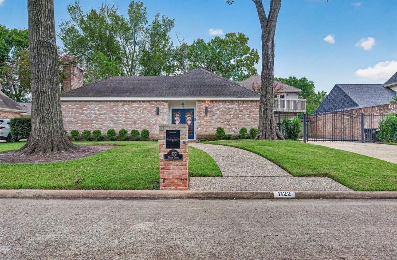 1122 Daria Drive, Houston, TX 77079 Another view.