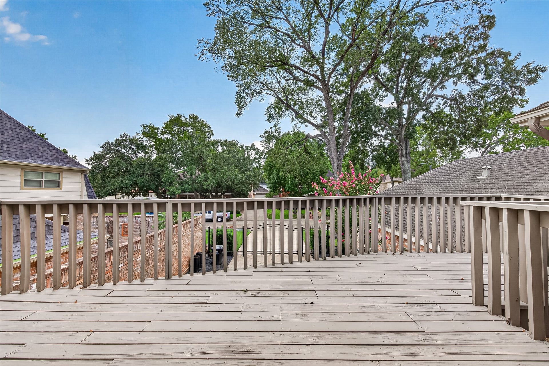 1122 Daria Drive, Houston, TX 77079 Another view looking over the driveway.