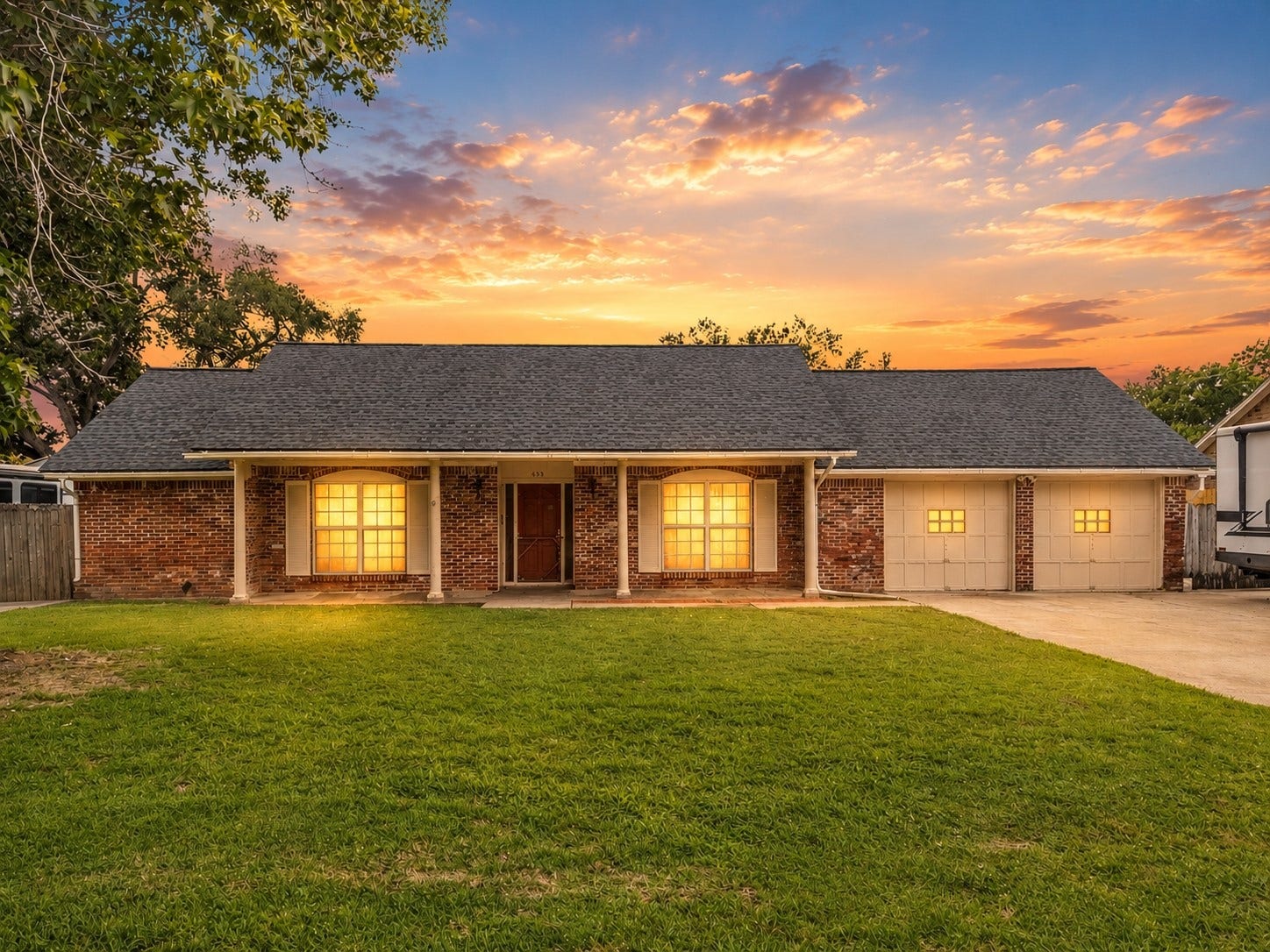 635 Meadowlawn St, La Porte, TX 77571 635 Meadowlawn St, La Porte, TX 77571