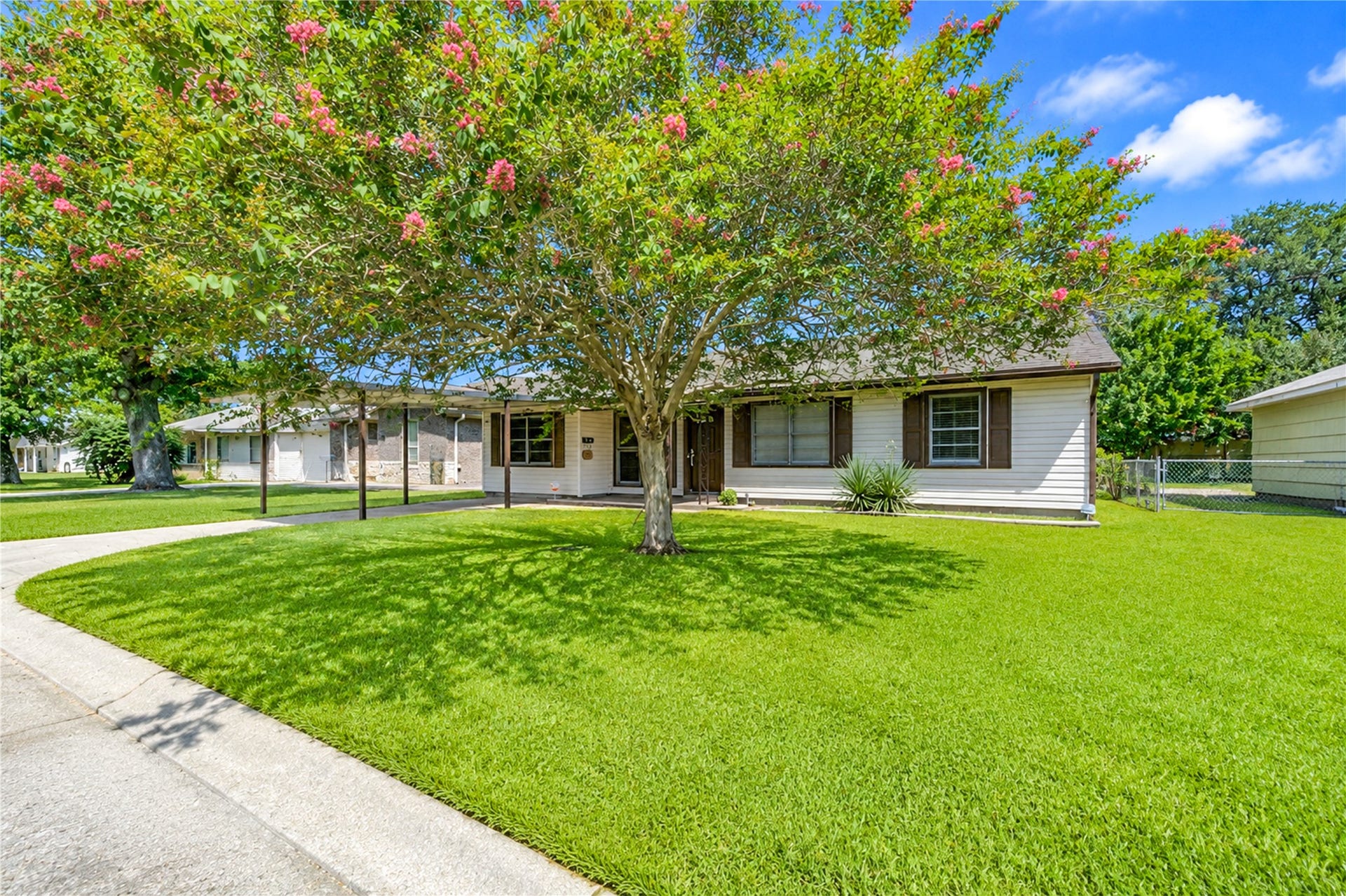 3205 Hays Street, Pasadena, TX 77503 3205 Hays Street, Pasadena, TX 77503
