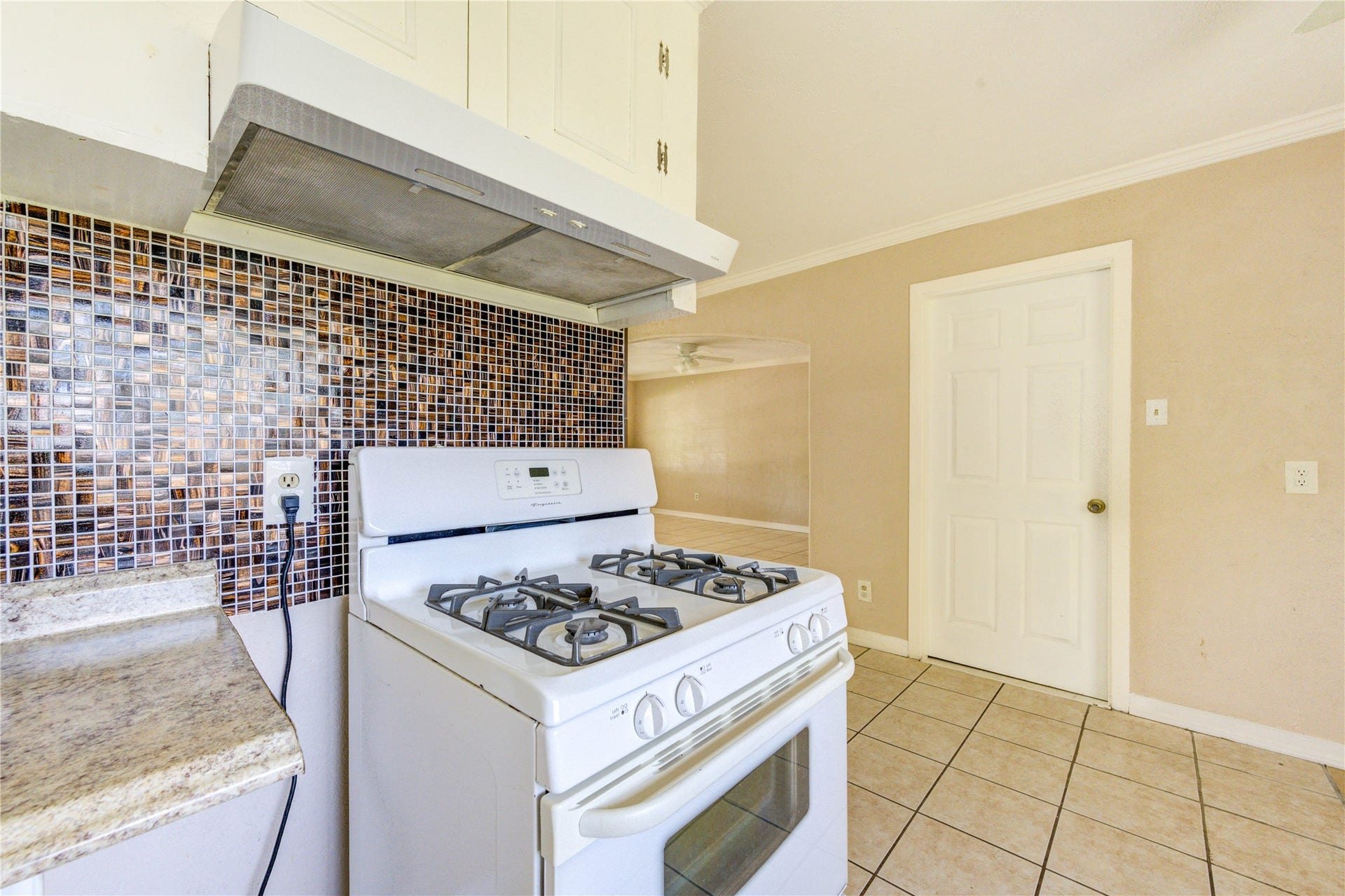 3205 Hays Street, Pasadena, TX 77503 3205 Hays Street, Pasadena, TX 77503