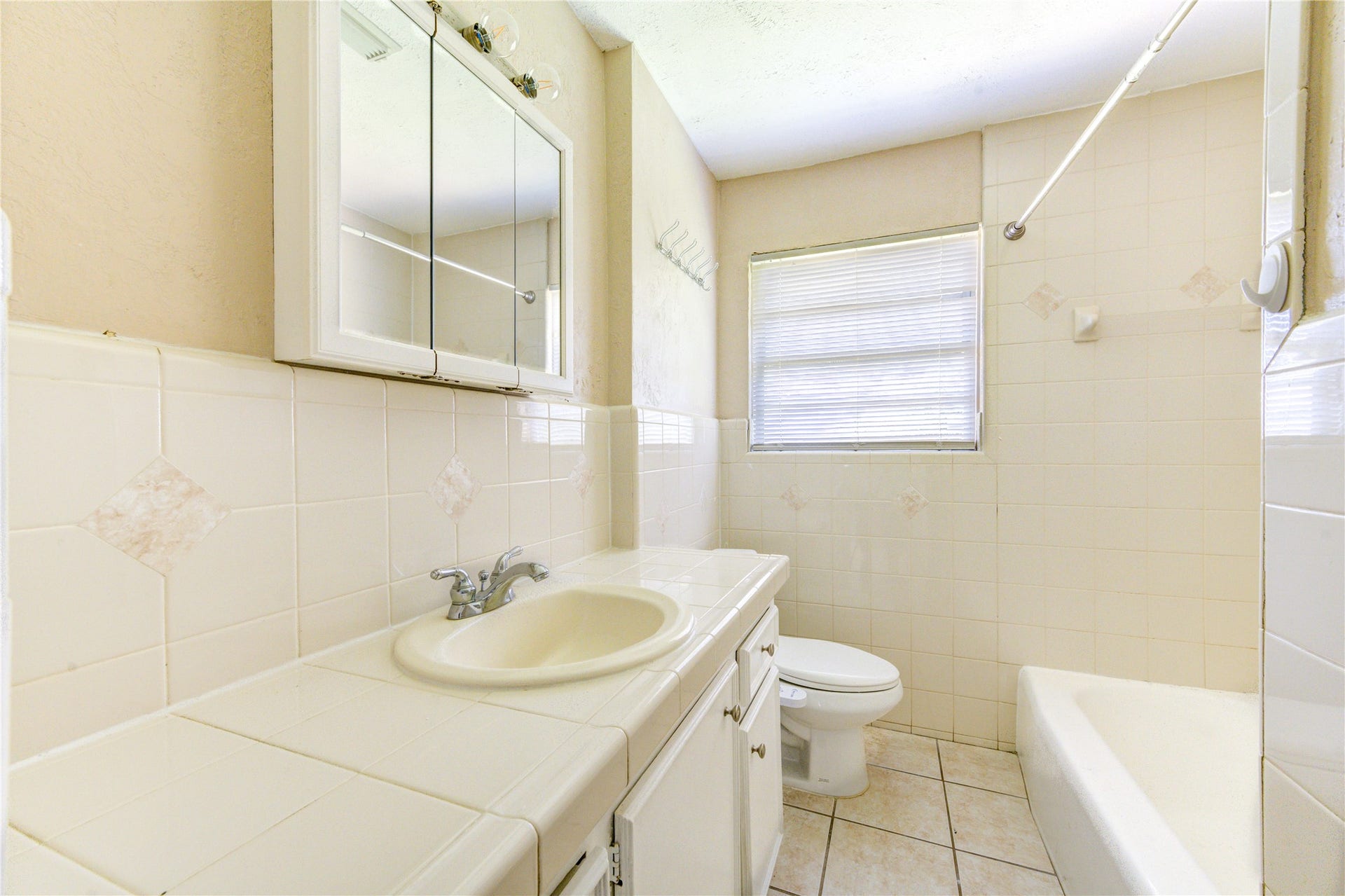 3205 Hays Street, Pasadena, TX 77503 3205 Hays Street, Pasadena, TX 77503