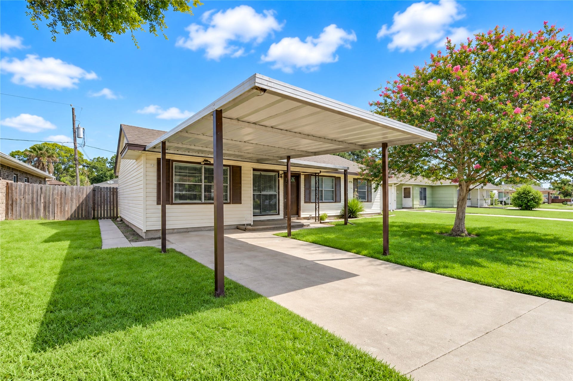 3205 Hays Street, Pasadena, TX 77503 3205 Hays Street, Pasadena, TX 77503