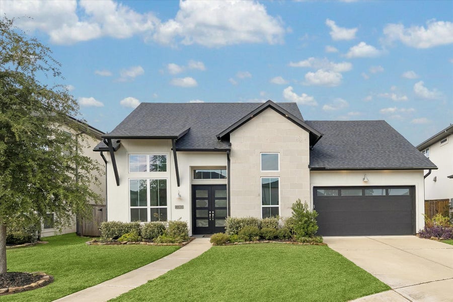 Property photo for 4606 Brazos Shores Drive, Sugar Land, TX