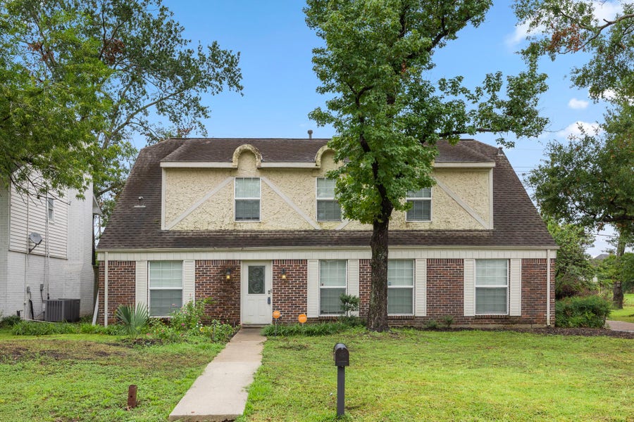 Property photo for 7407 Theisswood Road, Spring, TX